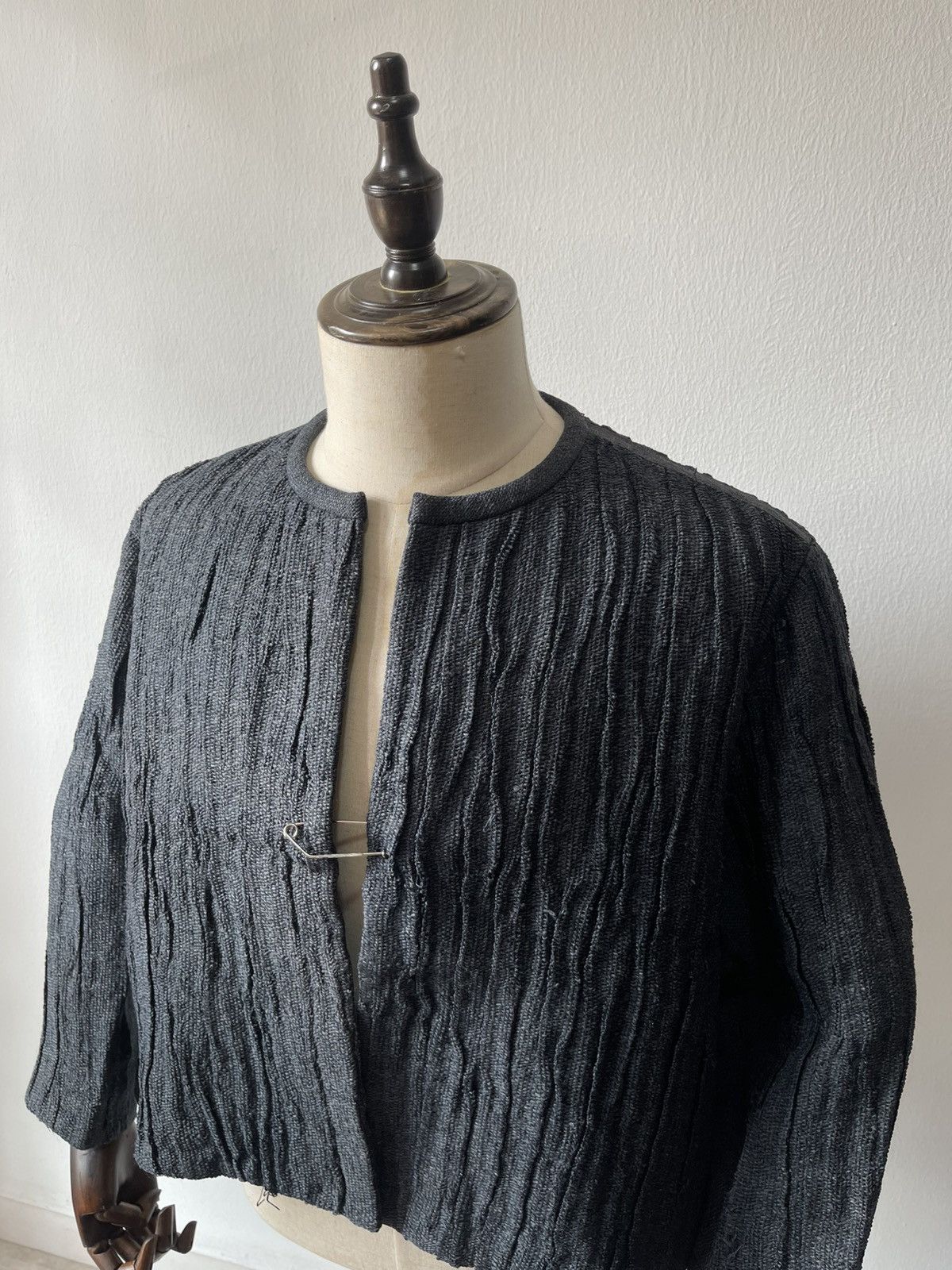 Issey Miyake 80s Issey Miyake PERMANENTE Heavy Fabric Crop Jacket C1 Size US L / EU 52-54 / 3 - 5 Thumbnail