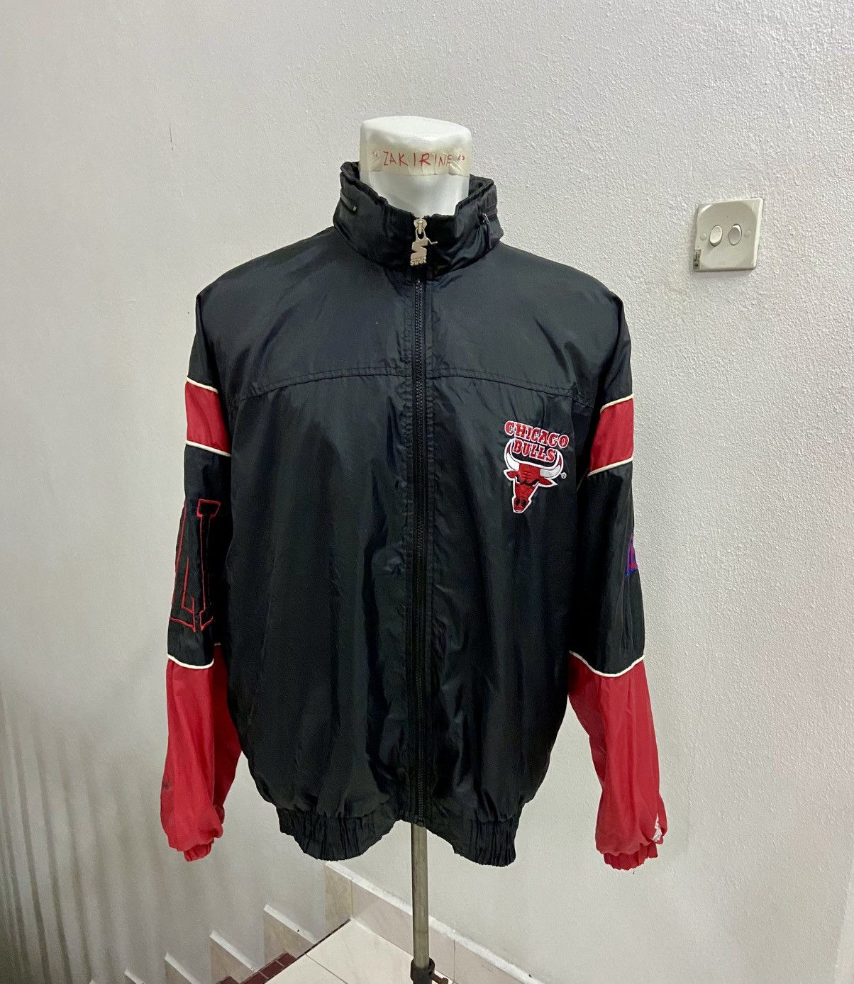 NBA × Vintage VINTAGE 90'S CHICAGO BULLS WINDBREAKER Size US L / EU 52-54 / 3 - 1 Thumbnail