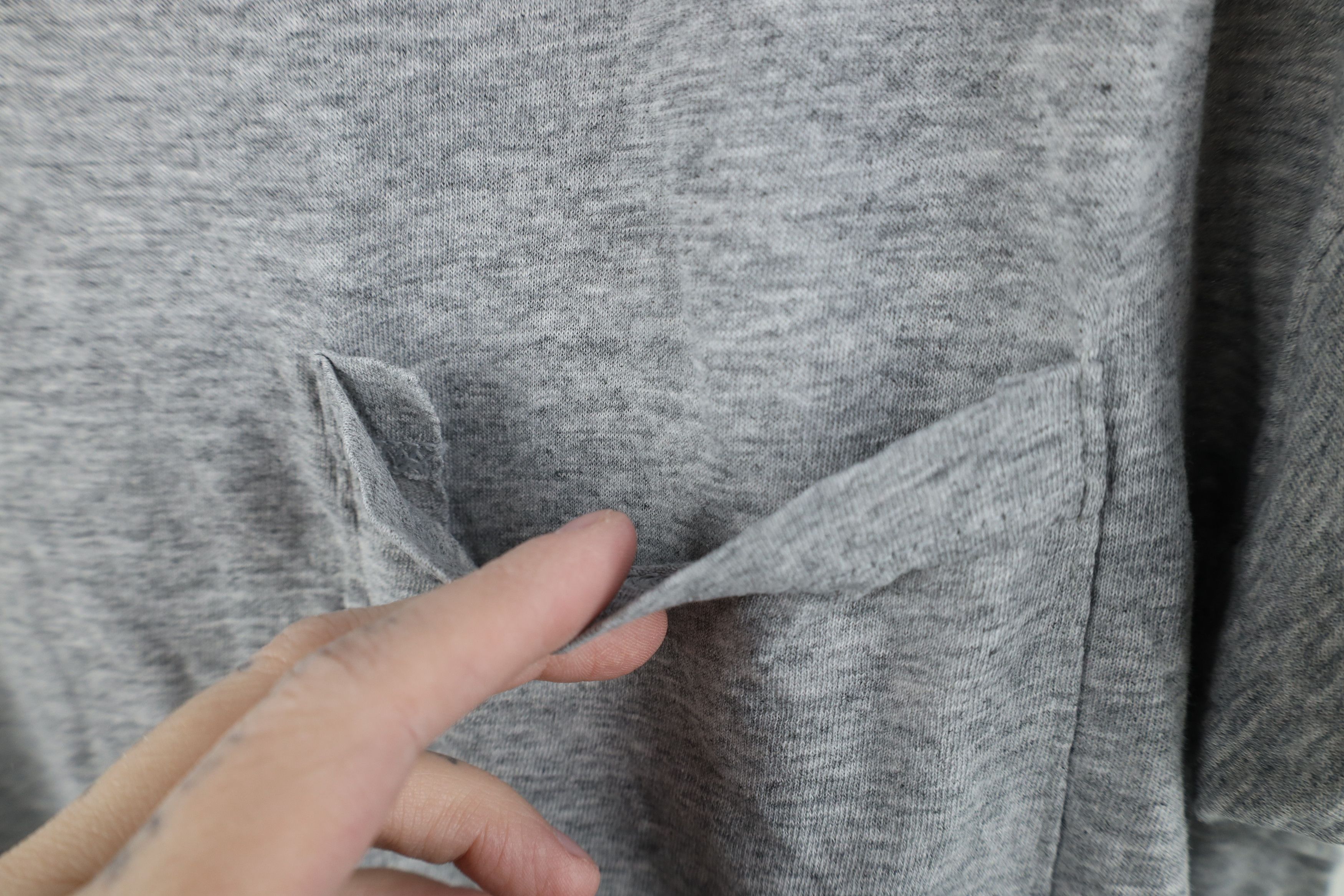 Vintage Vintage 90s Y2K Streetwear Thin Pocket T-Shirt Heather Gray Size US L / EU 52-54 / 3 - 5 Thumbnail