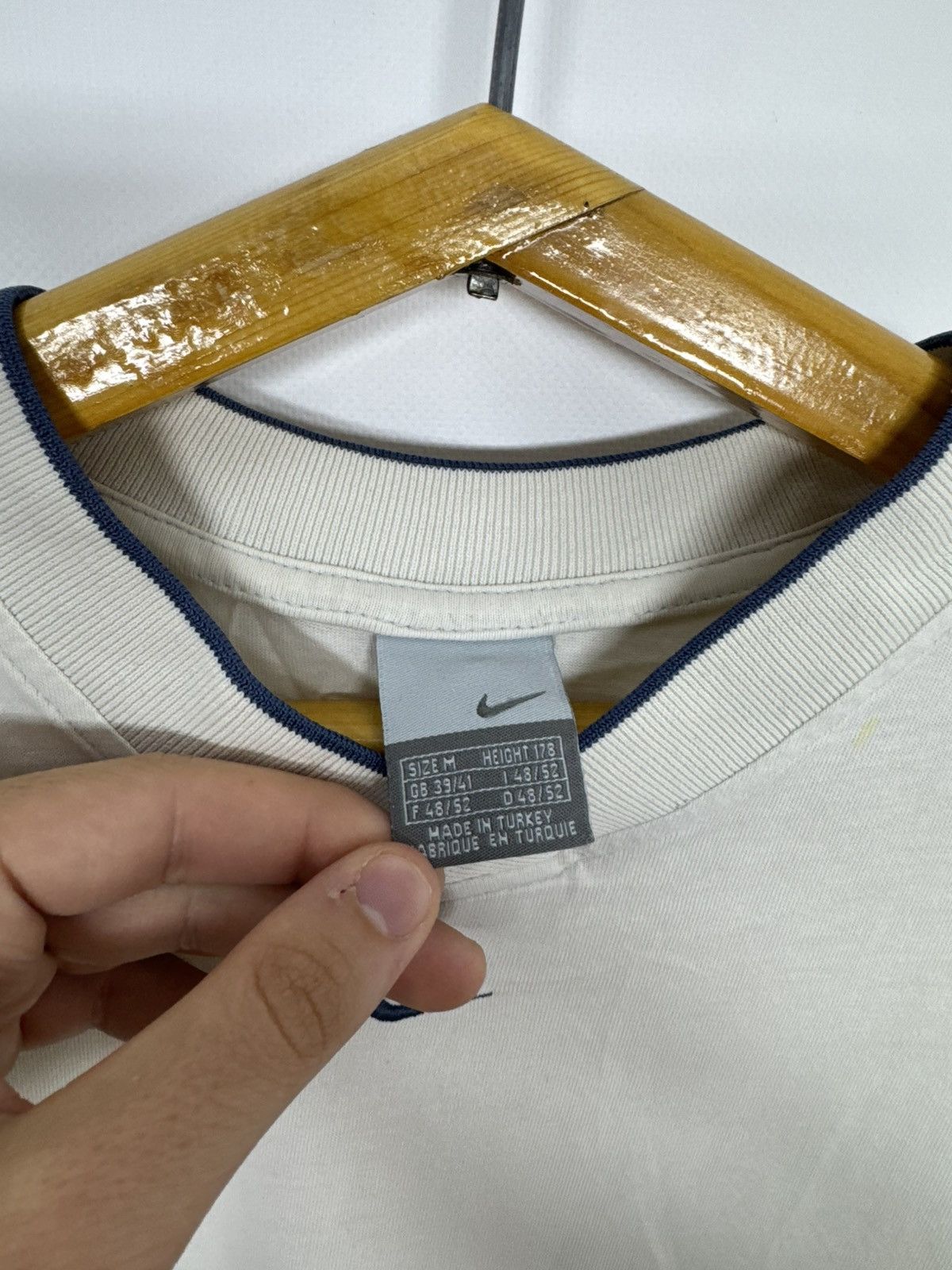 Nike Nike vintage Center logo T-shirt Size US M / EU 48-50 / 2 - 10 Thumbnail