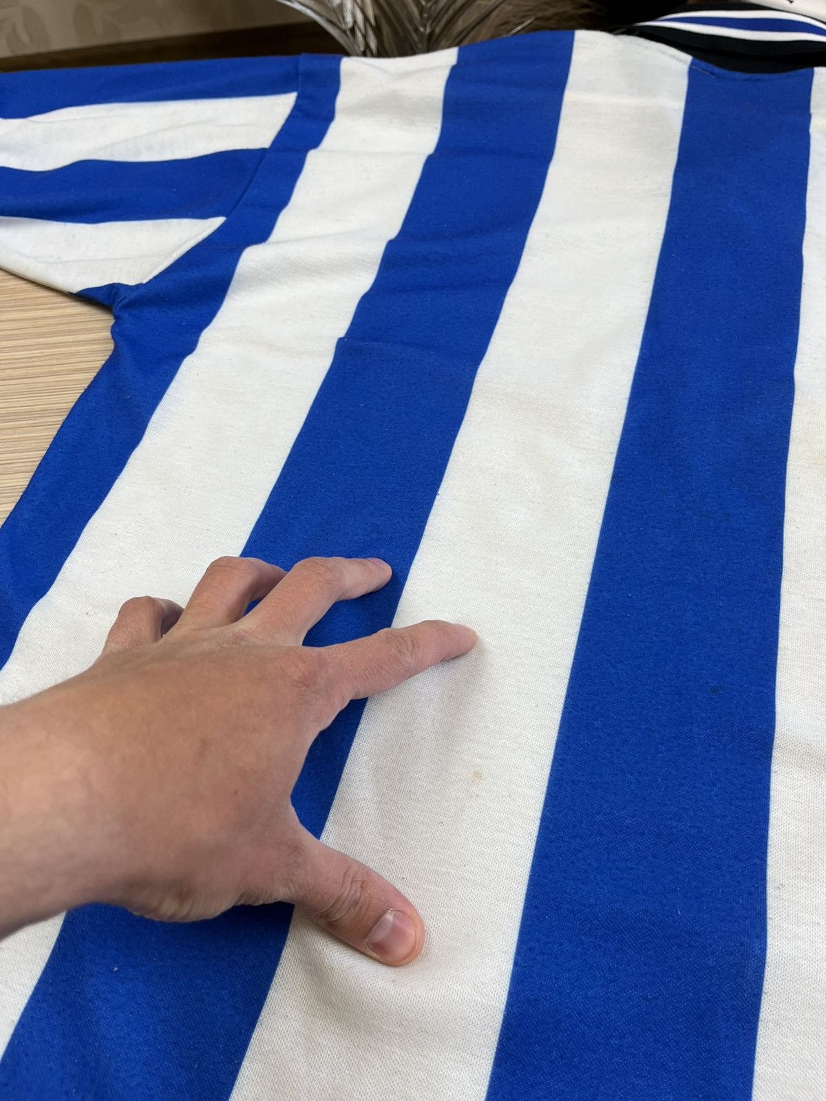 Puma SHEFFIELD WEDNESDAY PUMA SIZE L FOOTBALL SHIRT SOCCER Size US L / EU 52-54 / 3 - 18 Thumbnail