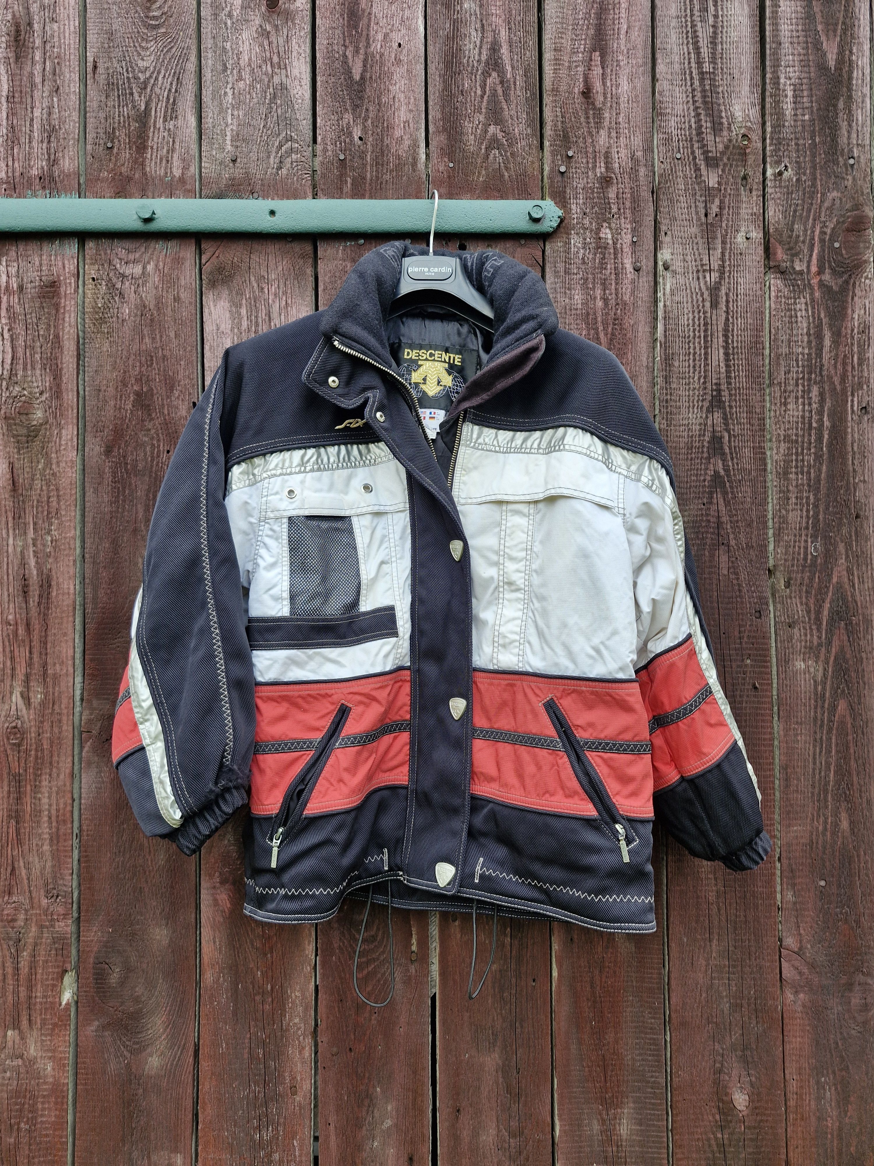 Descente Descente ski womens jacket vintage Size M / US 6-8 / IT 42-44 - 1 Thumbnail