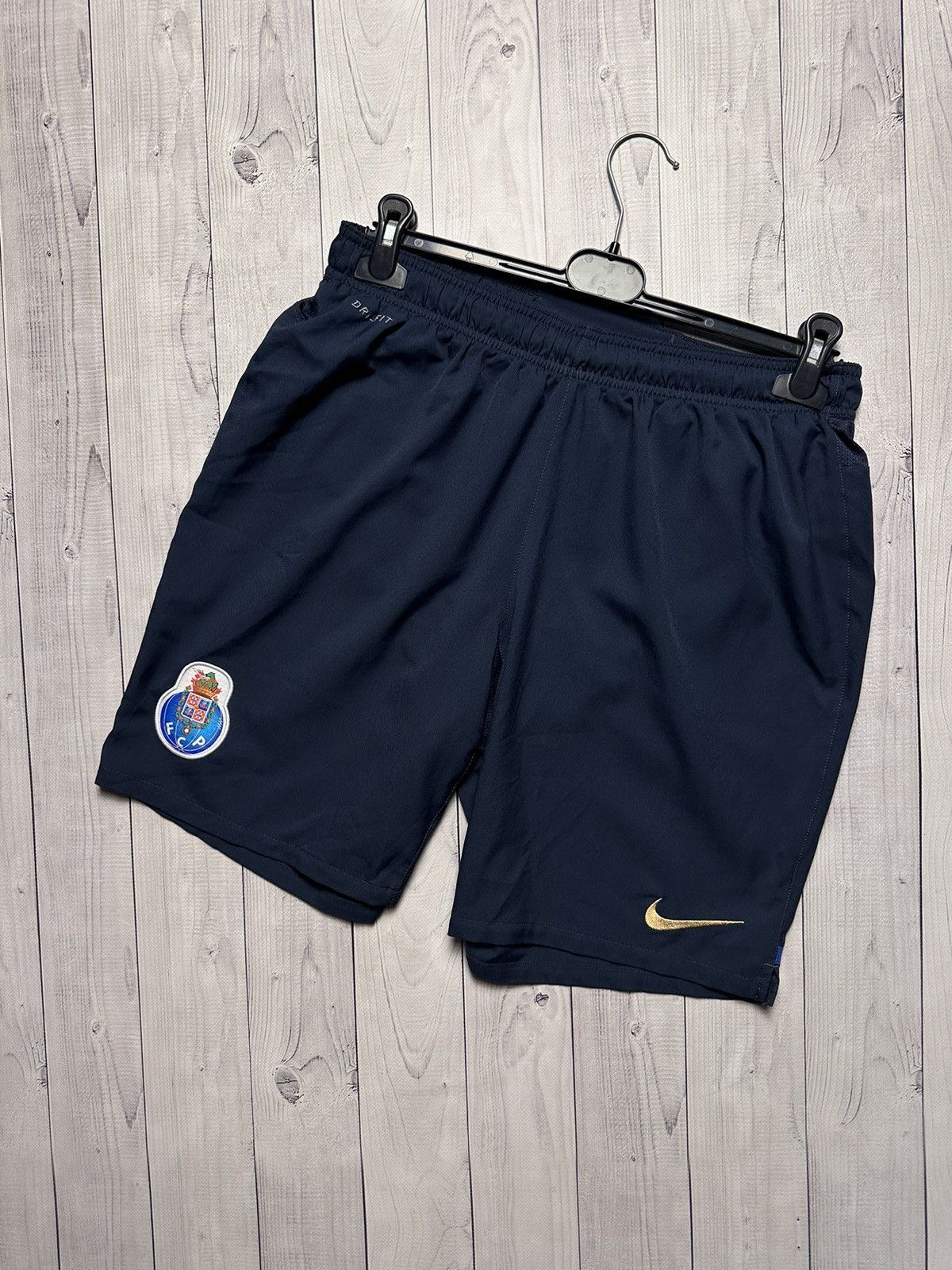 Vintage Nike Porto soccer shorts size L logo