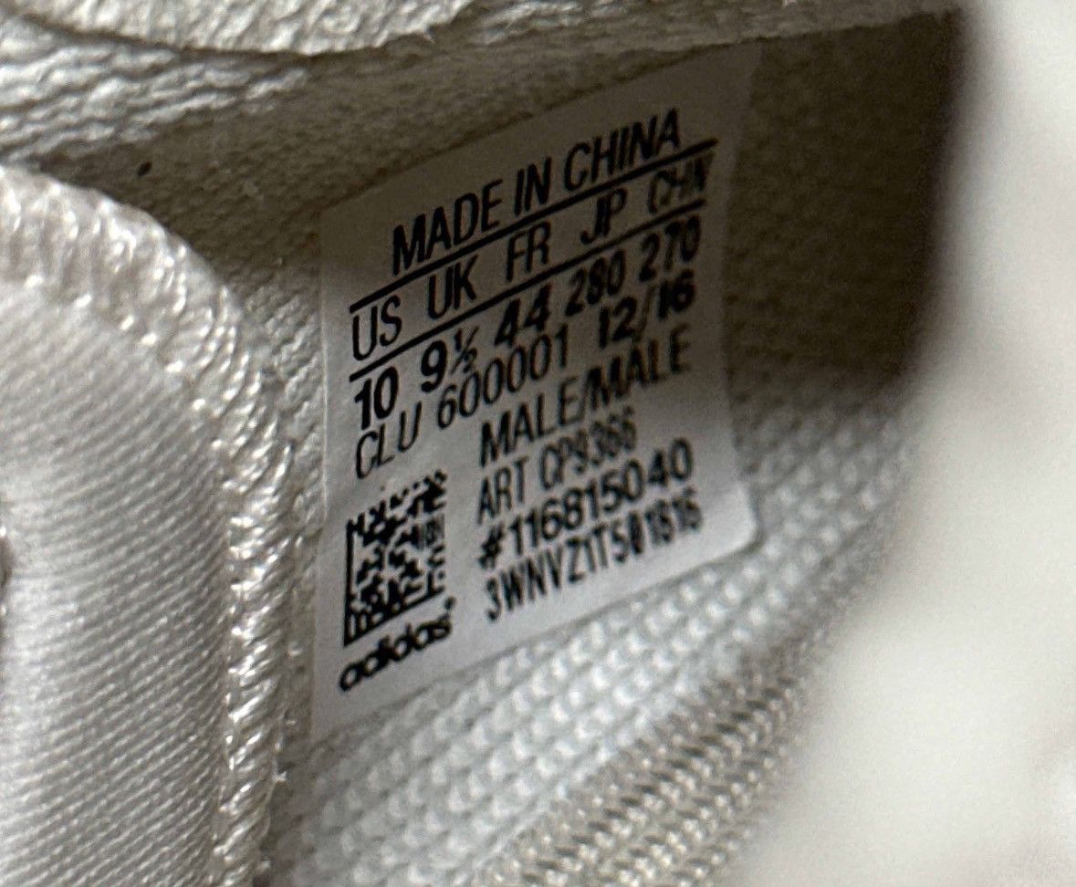 Adidas Yeezy Boost 350 V2 Low Cream White / Triple White Size US 10 / EU 43 - 10 Thumbnail