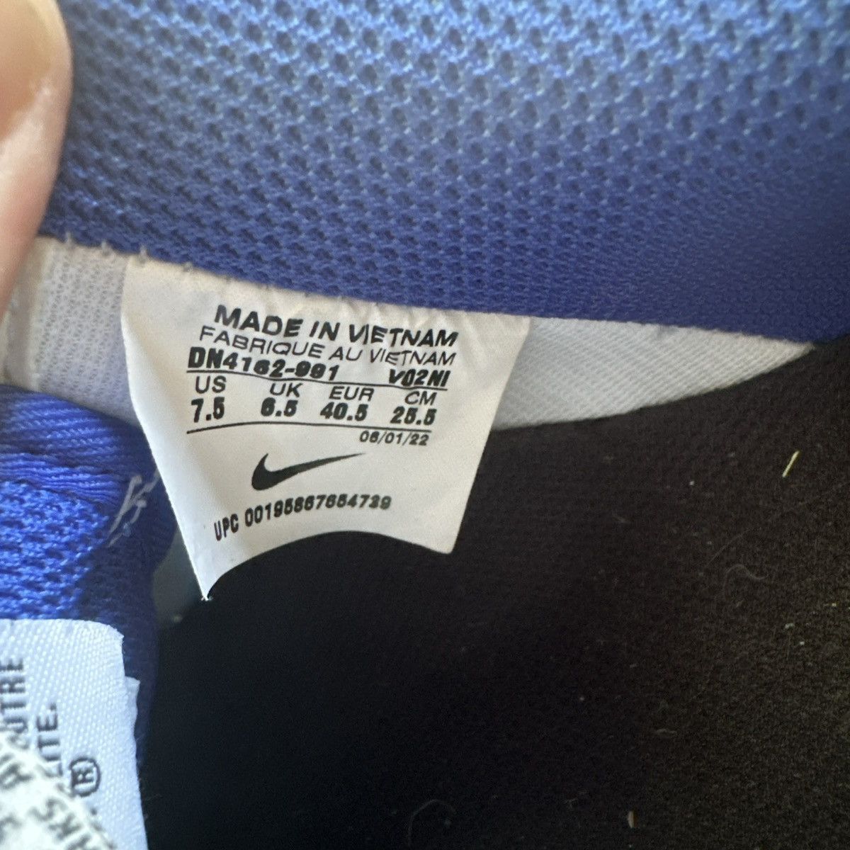 Nike Nike Men's Air Force One Low White & Blue Sneaker Size 7.5 Size US 7.5 / EU 40-41 - 8 Thumbnail