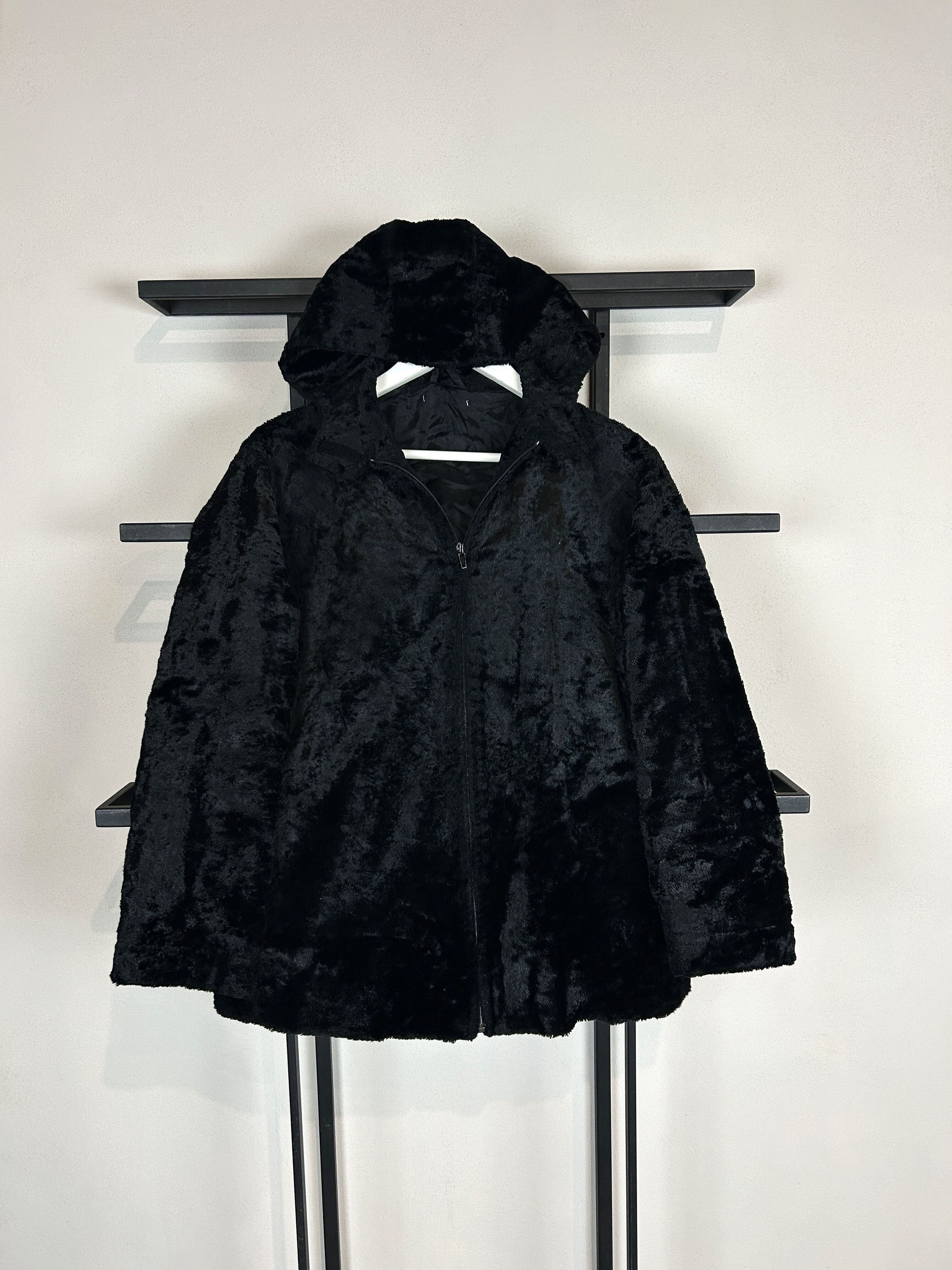 Japanese Brand Plush Faux Fur Jacket Oversized Minimalist All Black Size US S / EU 44-46 / 1 - 4 Thumbnail