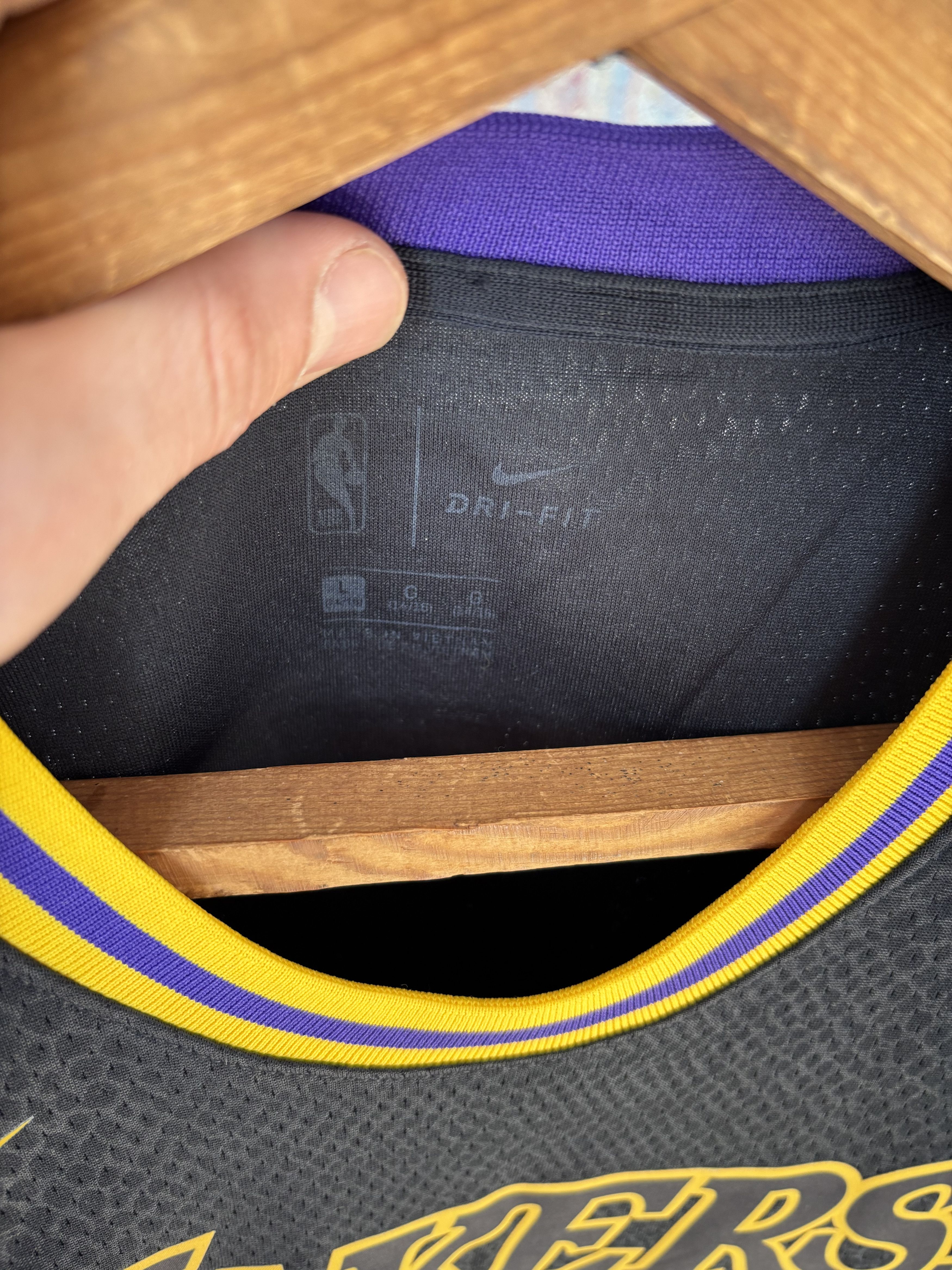 NBA Lebron James Nike Lakers Size US M / EU 48-50 / 2 - 3 Thumbnail