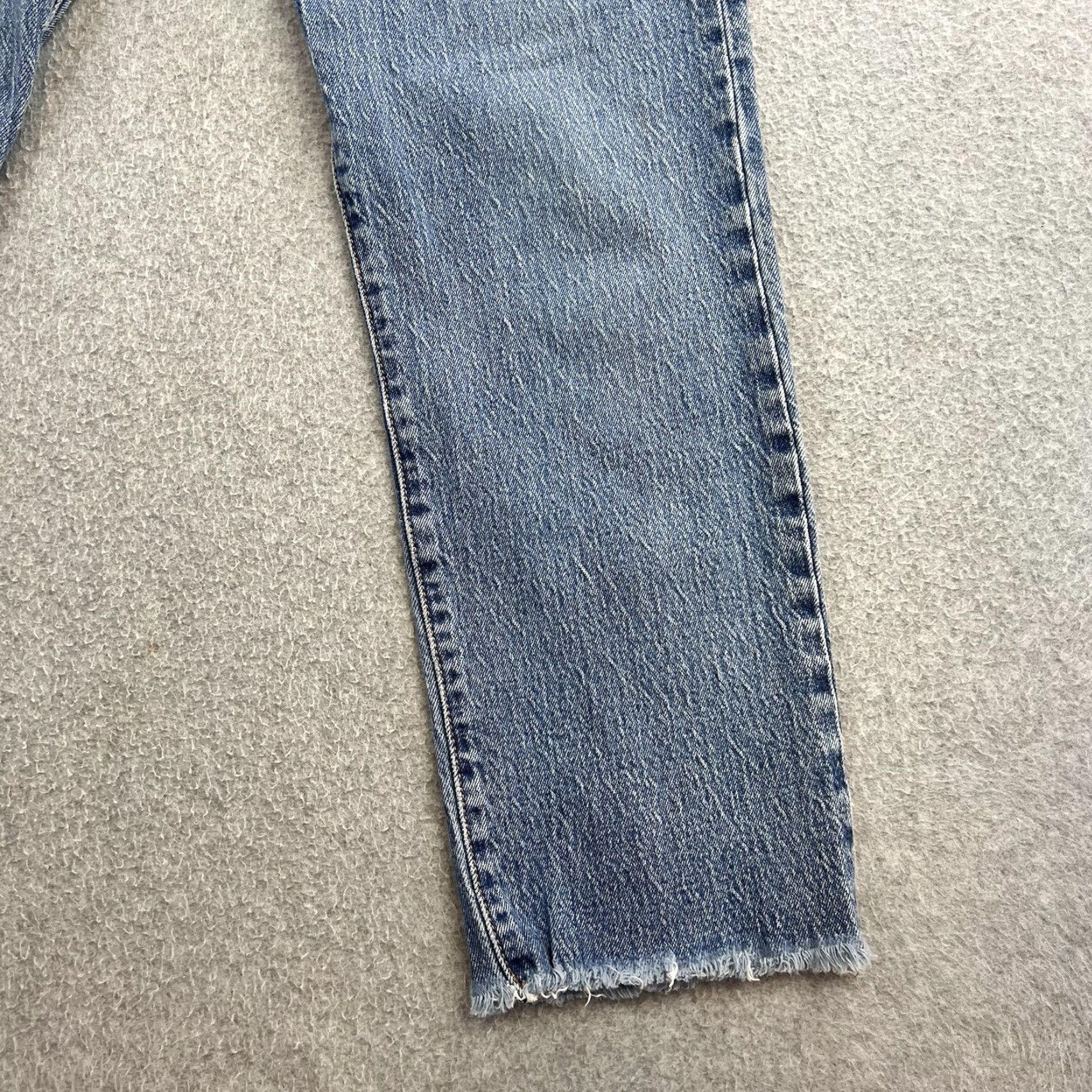 Levi's VINTAGE Levis 501 Jeans Womens 31x26 Blue Medium Wash Straight Leg Denim Casual Size 24" / US 00 / IT 34 - 4 Thumbnail
