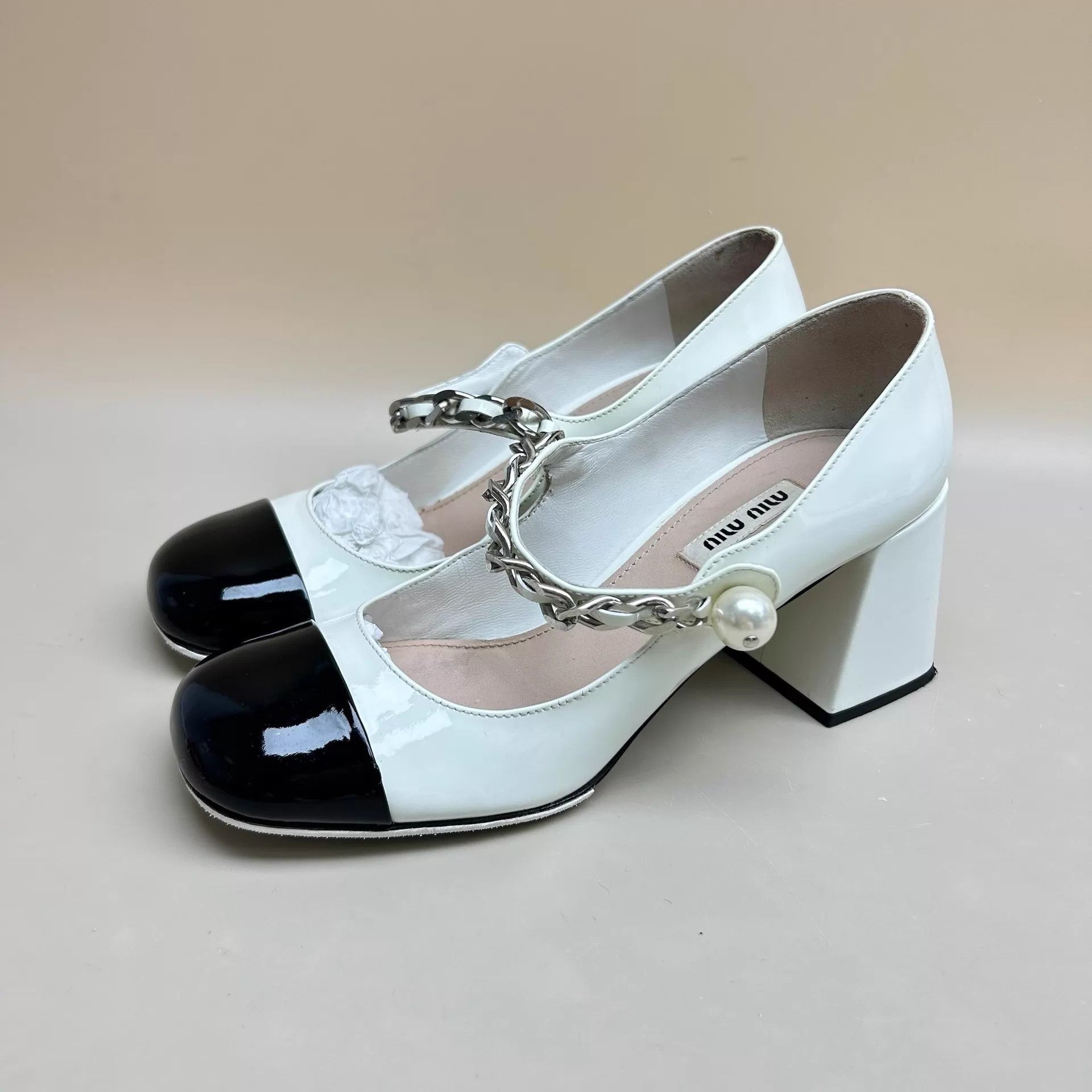 Miu Miu MIU MIU Black & White Pearl Chain Mary Jane Heels 36.5 Size US 6 / IT 36 - 1 Thumbnail