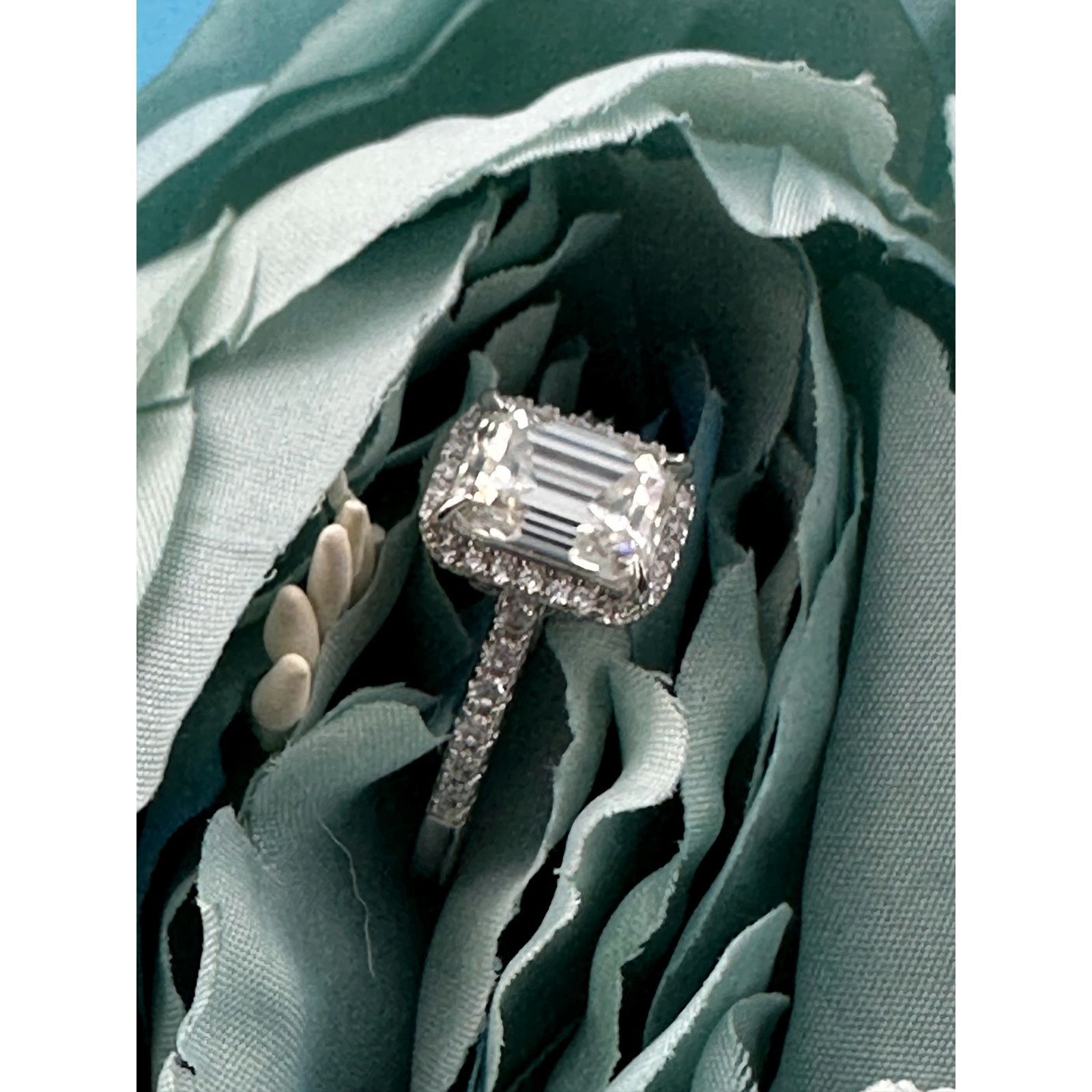 Other 2 carat Moissanite Triangular Cut Ring Moissanite Accent 7 Size ONE SIZE - 16 Thumbnail