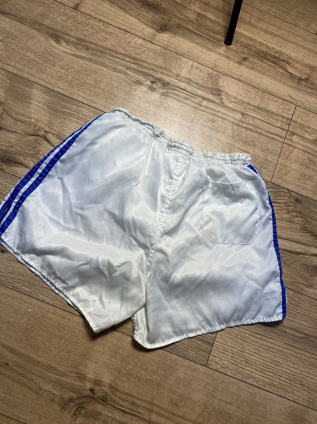 Adidas VINTAGE ADIDAS SHORTS FOOTBALL SOCCER MENS SPRINTER Sz M Size US 32 / EU 48 - 2 Thumbnail