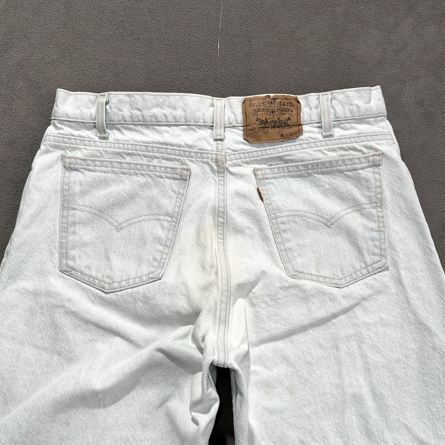 Levi's VINTAGE Levi's 550 Jeans Men 34x31 Light Blue USA Made Relaxed Tapered Denim Blue 90s Retro Mens Size US 36 / EU 52 - 3 Thumbnail