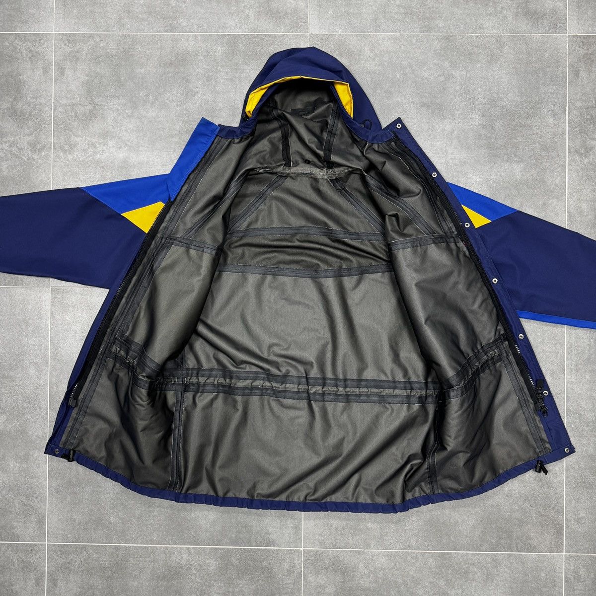 Berghaus Vintage Berghaus Extrem 7000 Gore-Tex Fabric Coat Jacket 90s Size US L / EU 52-54 / 3 - 12 Thumbnail