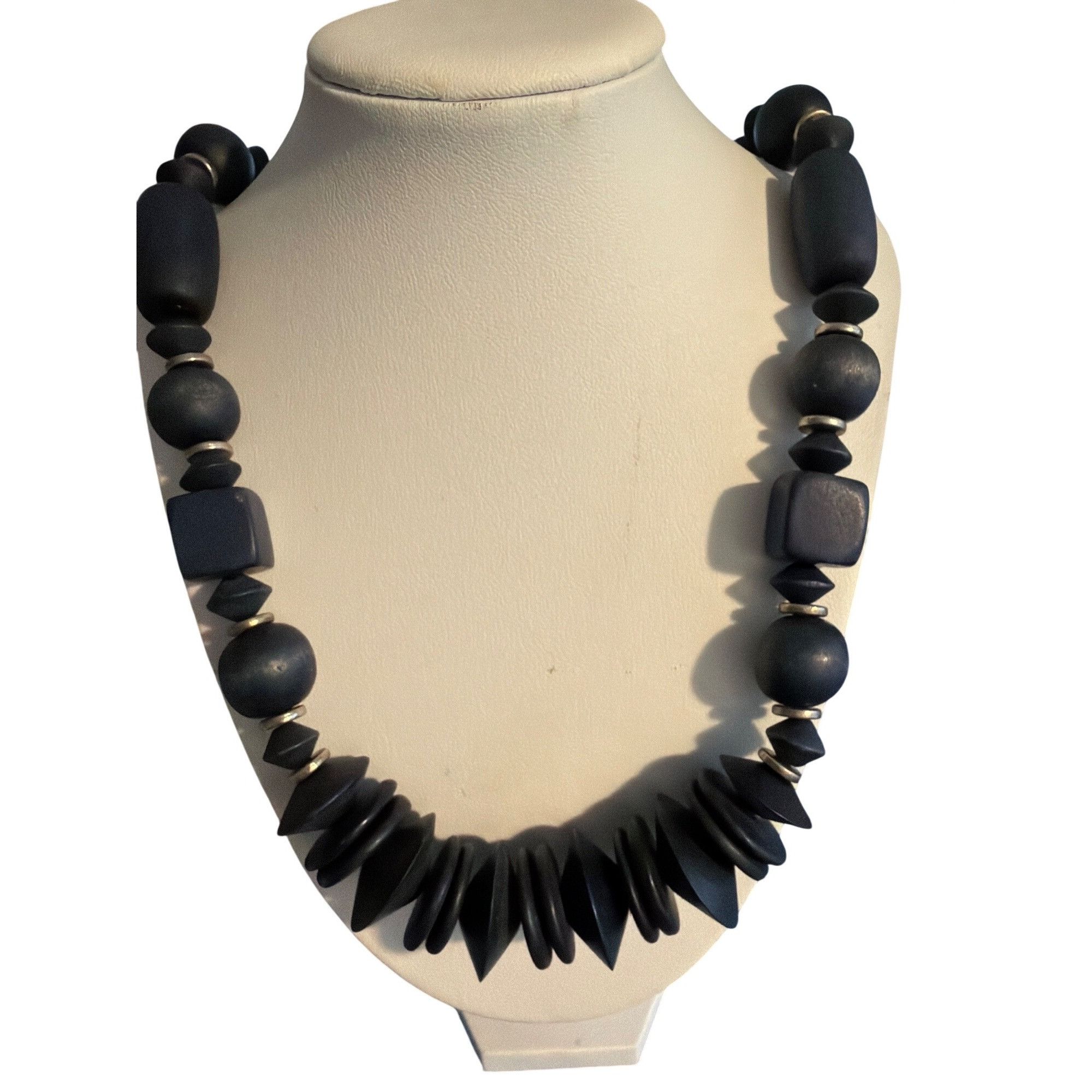 Other Vintage Navy Blue Wood Bead Necklace Hood Clasp Geometric Ch Size ONE SIZE - 1 Thumbnail