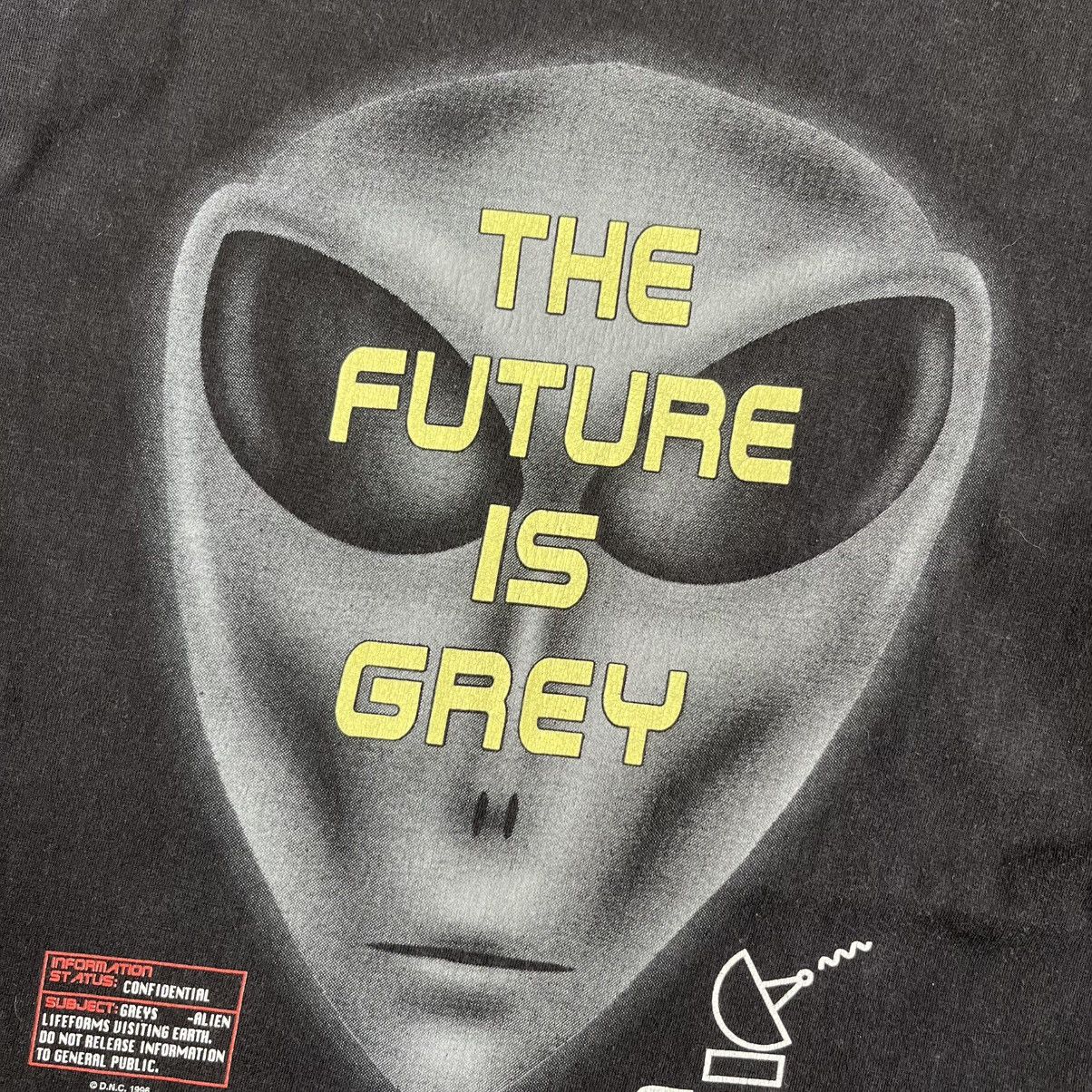 Vintage Vintage 90s Men’s Long Sleeve The Future Is Grey 1996 UFO Size US M / EU 48-50 / 2 - 4 Thumbnail