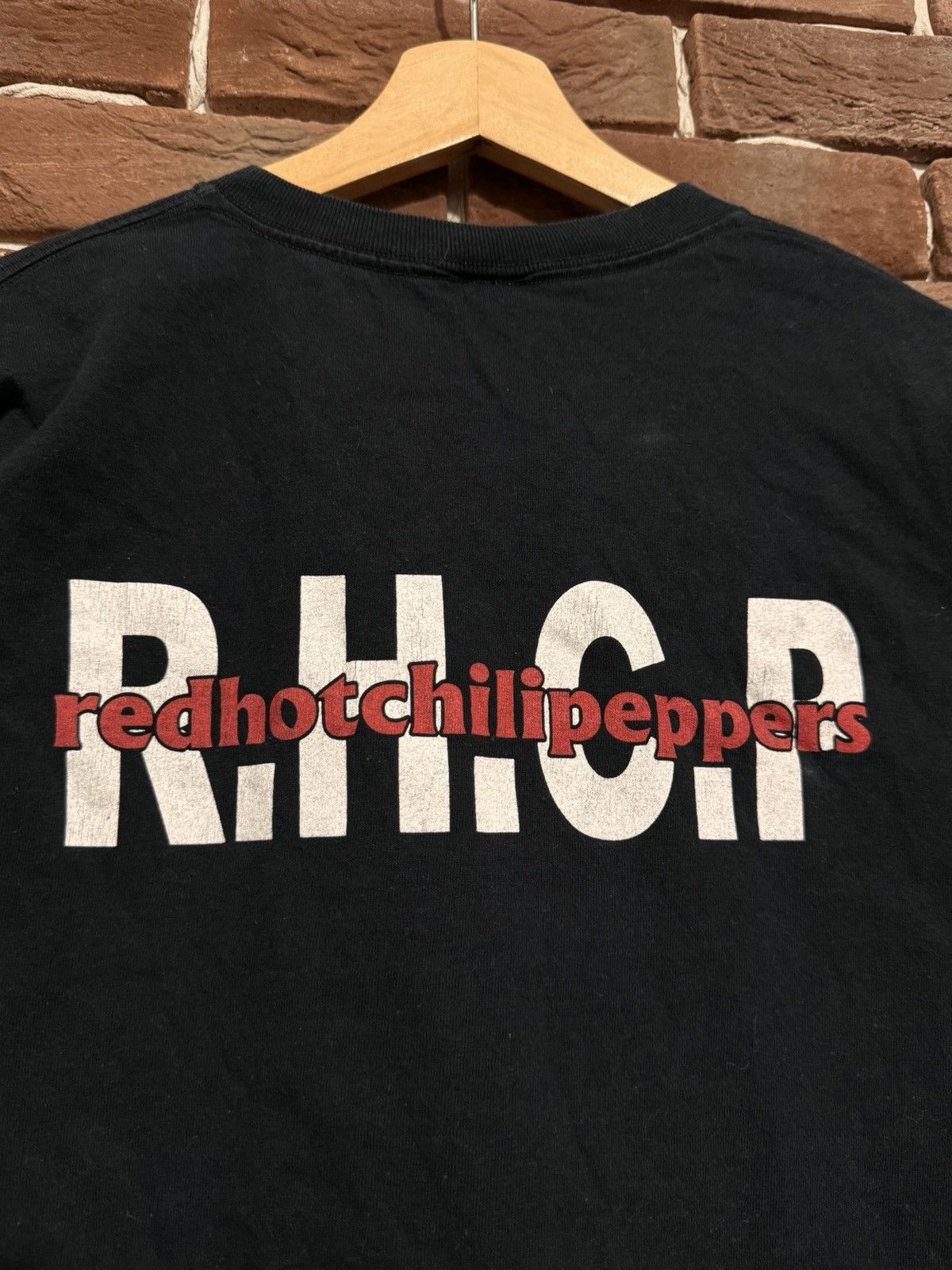 Band Tees Rare 00s vintage Red Hot Chilli Peppers Rock Band Tour Tee Size US M / EU 48-50 / 2 - 4 Thumbnail