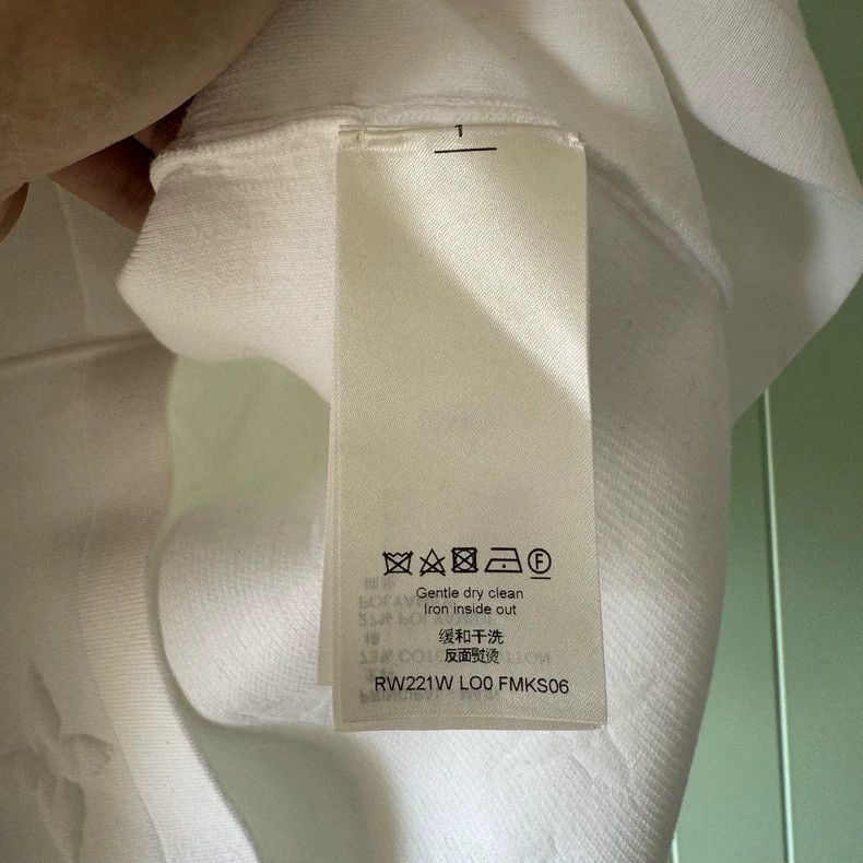 Louis Vuitton Louis Vuitton White Logo short sleeve 2504-Nextarrow Size US M / EU 48-50 / 2 - 4 Thumbnail