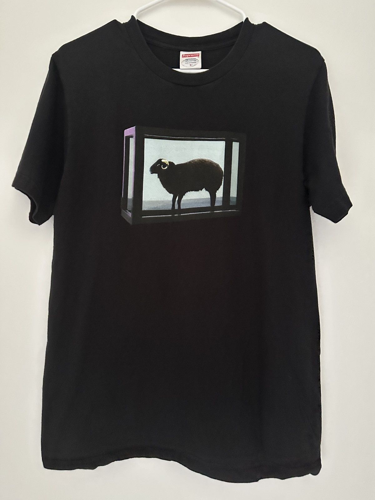 Damien Hirst × Supreme Supreme/Damien Hirst Black Sheep Tee “Black