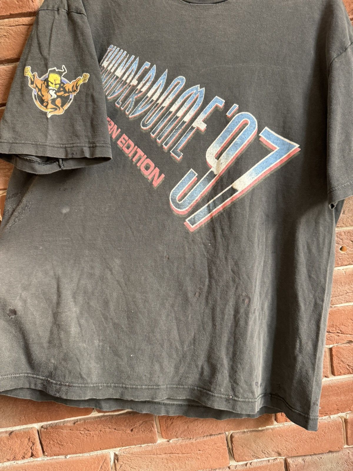 Band Tees Rare Vintage 1997 Thunderdome Belgium Gabber Band Tshirt 90s Size US XL / EU 56 / 4 - 4 Thumbnail