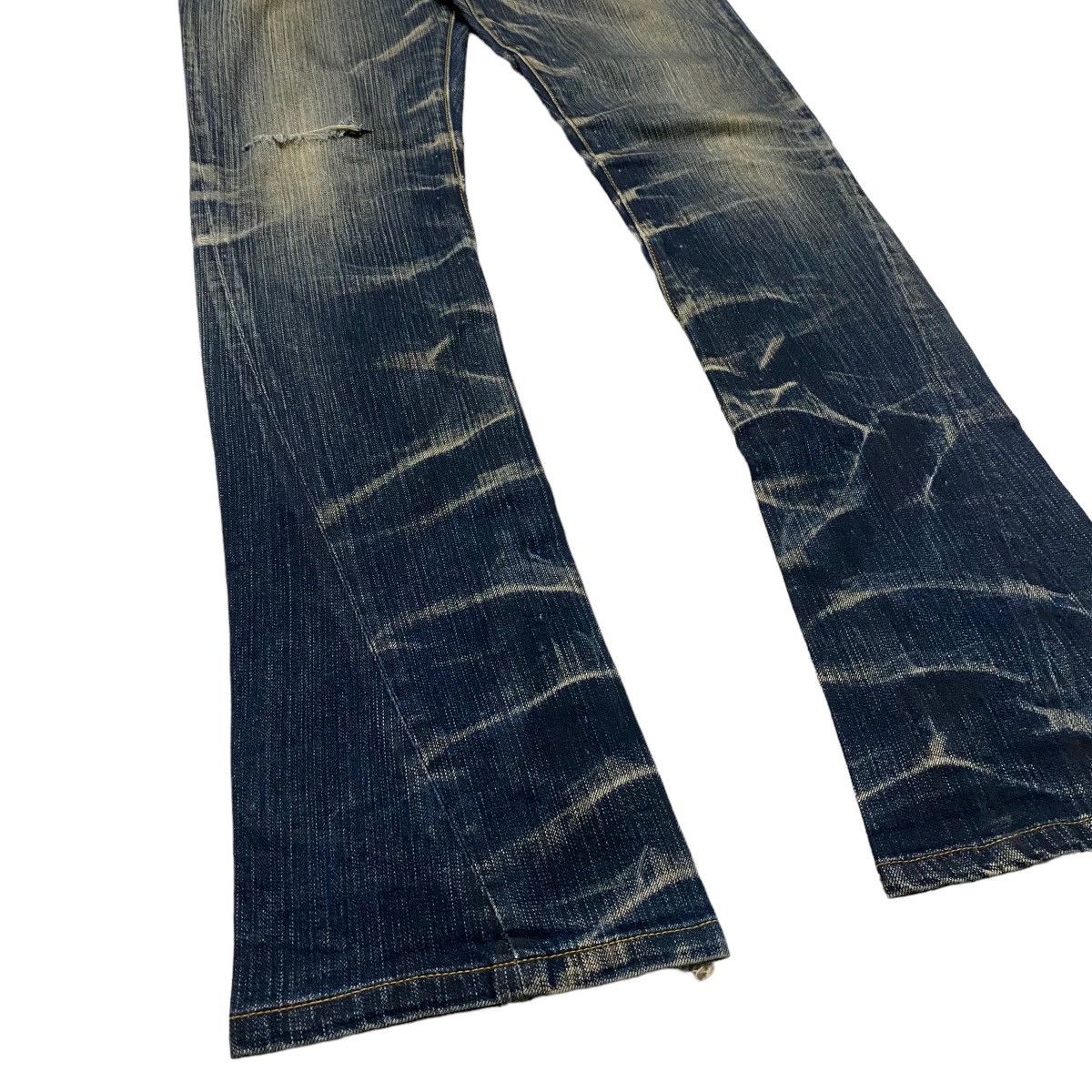 Tornado Mart Tornado Mart Spiral Cut Low Flare Jeans Distressed Size US 31 - 8 Thumbnail