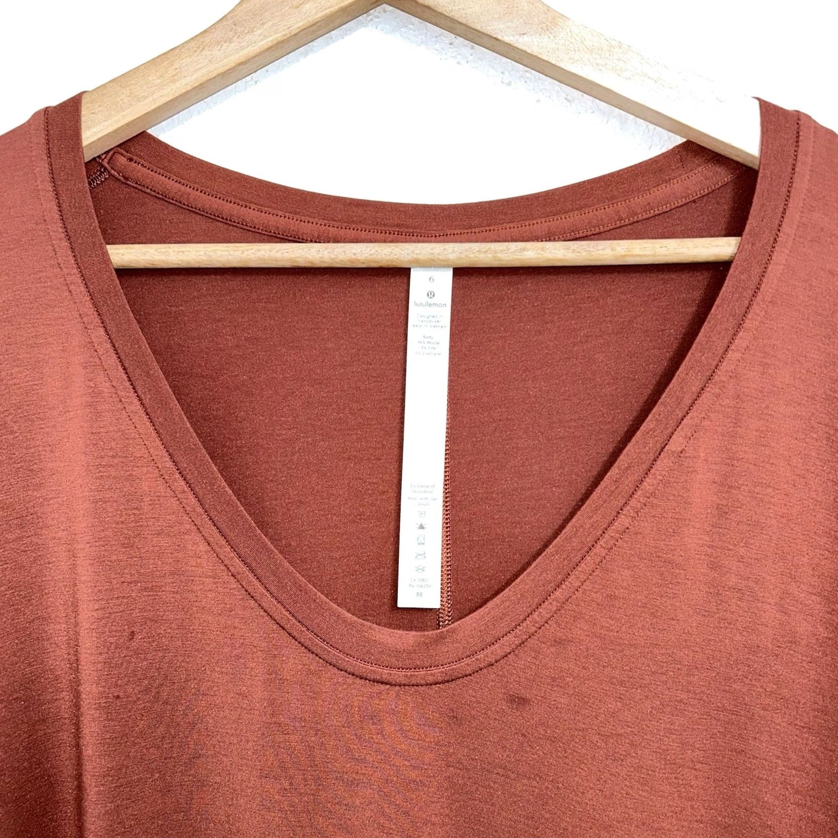 Lululemon Lululemon Distressed Multicolor Logo Relaxed T‑Shirt Dark Orange 6 Women’s Casual/Workwear Athletic Top Shirt Menstrual? Size M / US 6-8 / IT 42-44 - 3 Thumbnail