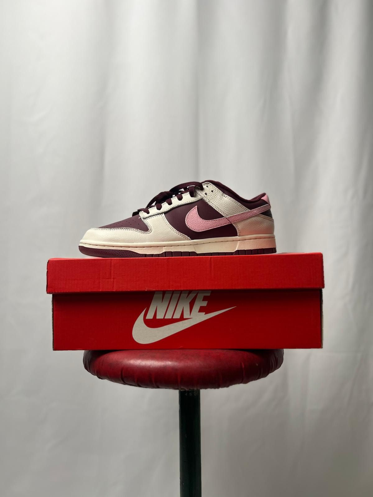 Nike Nike Dunk Low Premium Retro PRM - Valentine's Day Size US 11 / EU 44 - 1 Thumbnail
