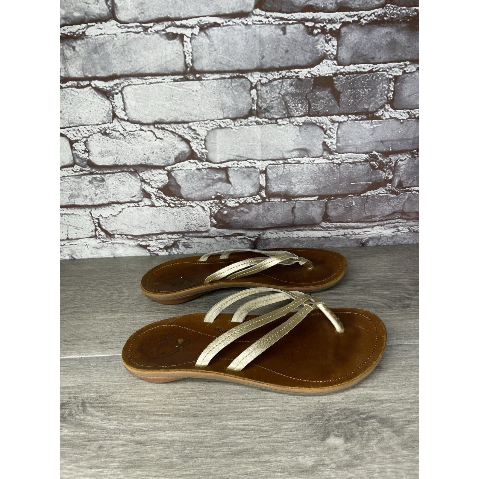 Olukai Olukai “U’i” Gold Leather Double Strap Flip Flops Sandals Wo Size US 8 / IT 38 - 1 Thumbnail