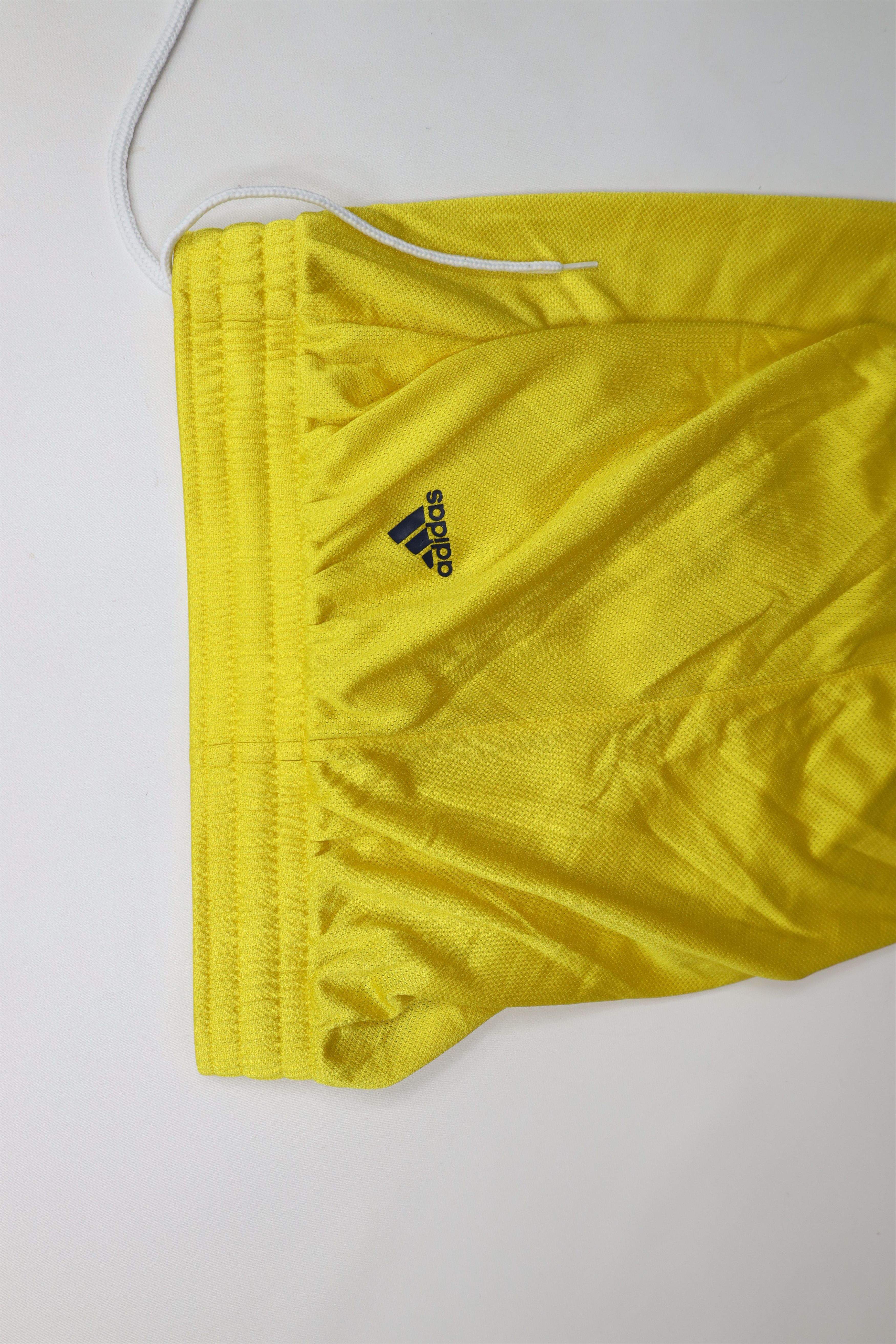 Adidas × Vintage Adidas University of Michigan Basketball Shorts Yellow Size US 34 / EU 50 - 10 Thumbnail