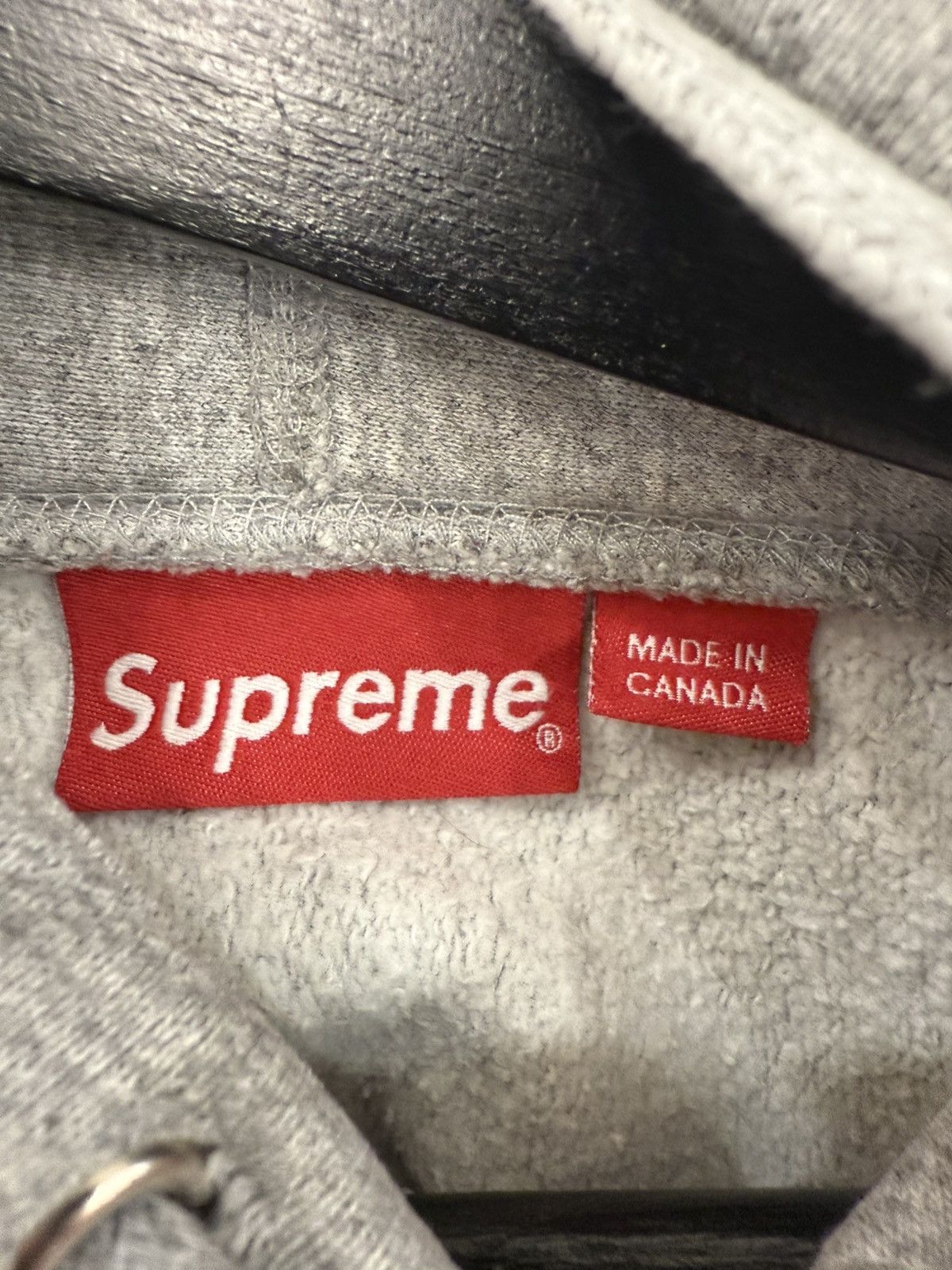 Supreme Supreme Grey Glitter Logo Size US M / EU 48-50 / 2 - 7 Thumbnail