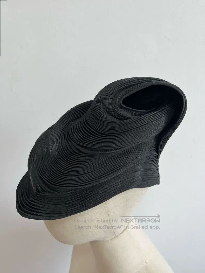Issey Miyake Issey Miyake Alien Hat Black Size ONE SIZE - 1 Thumbnail
