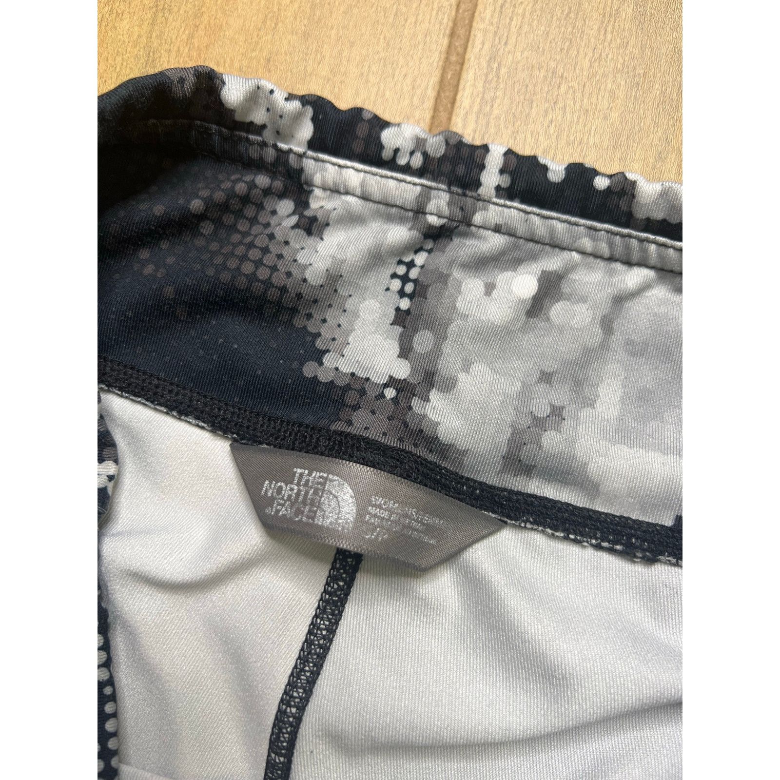The North Face The North Face Black Abstract Pattern Womens Leggings Sz M Size 27" / US 4 / IT 40 - 5 Thumbnail