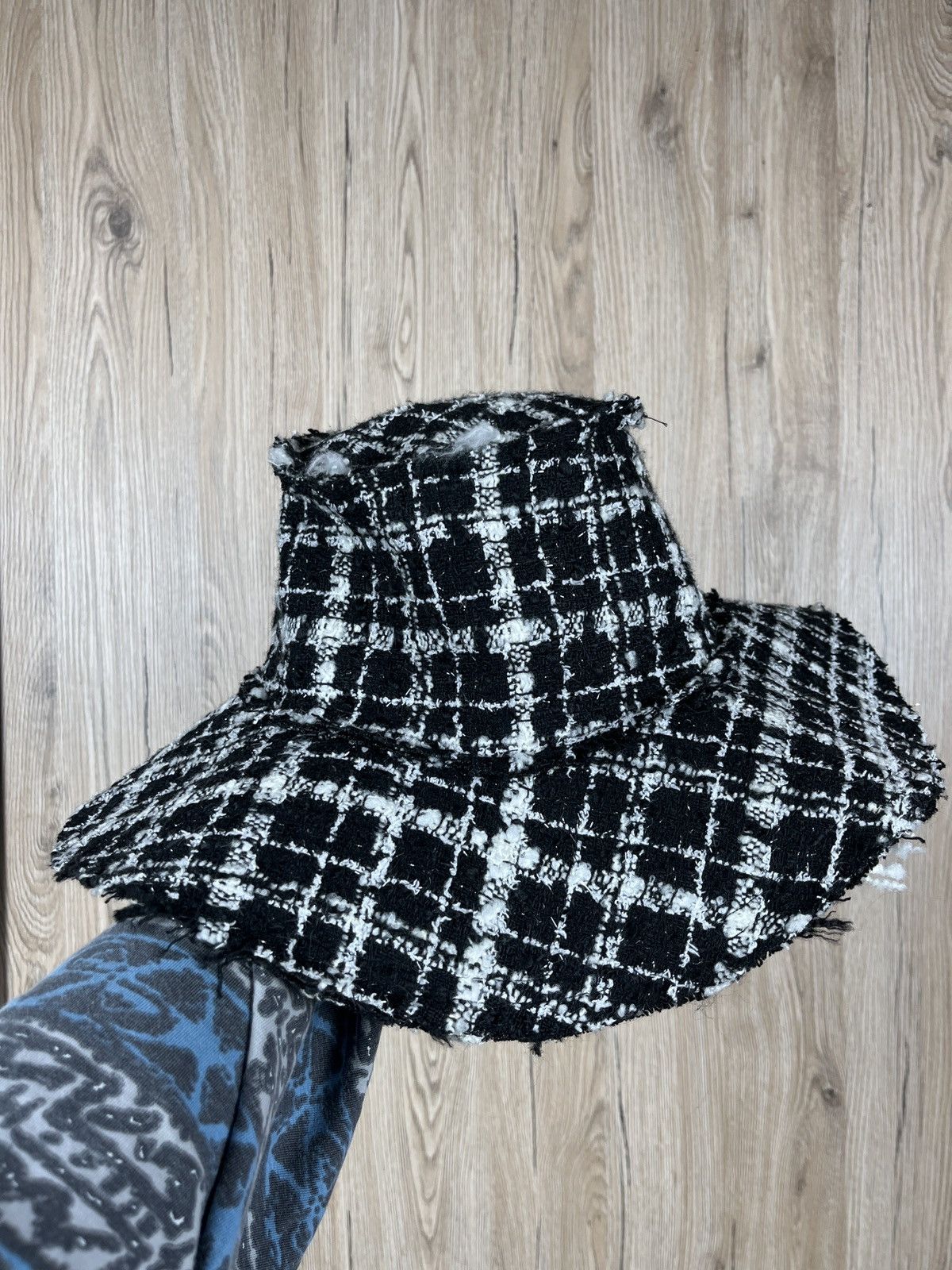 Baum und Pferdgarten × Designer ➕ baum und pferdgarten tweed oversize hat black/white Size ONE SIZE - 2 Thumbnail