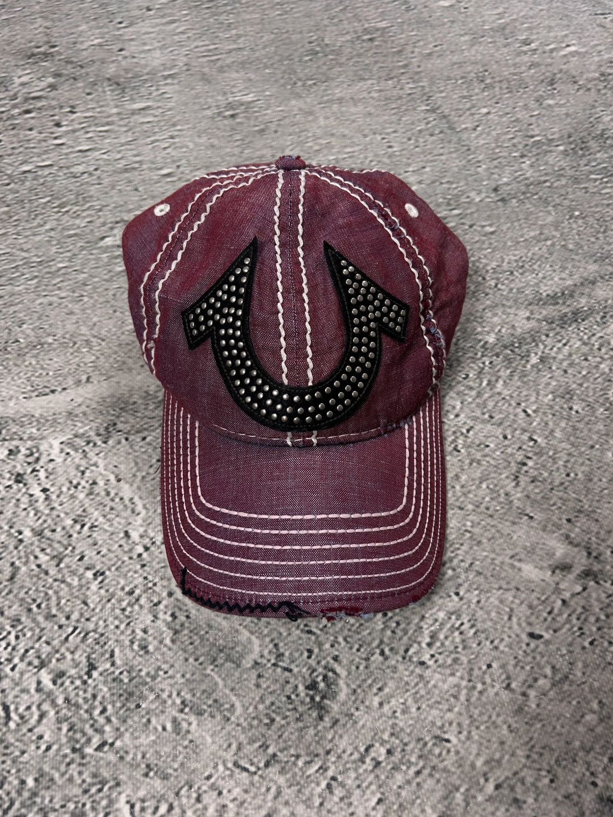 True Religion True Religion hat vintage red cap studded big logo horseshoe Size ONE SIZE - 1 Thumbnail