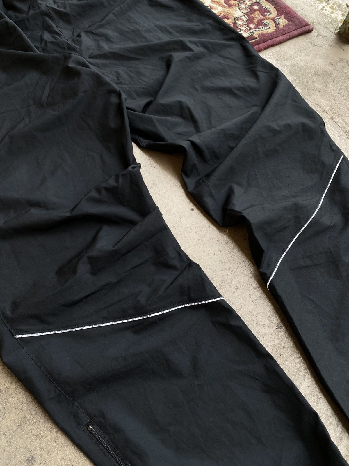 Nike Vintage silver tag Nike nylon sweatpants uk drill baggy Size US 34 / EU 50 - 6 Thumbnail