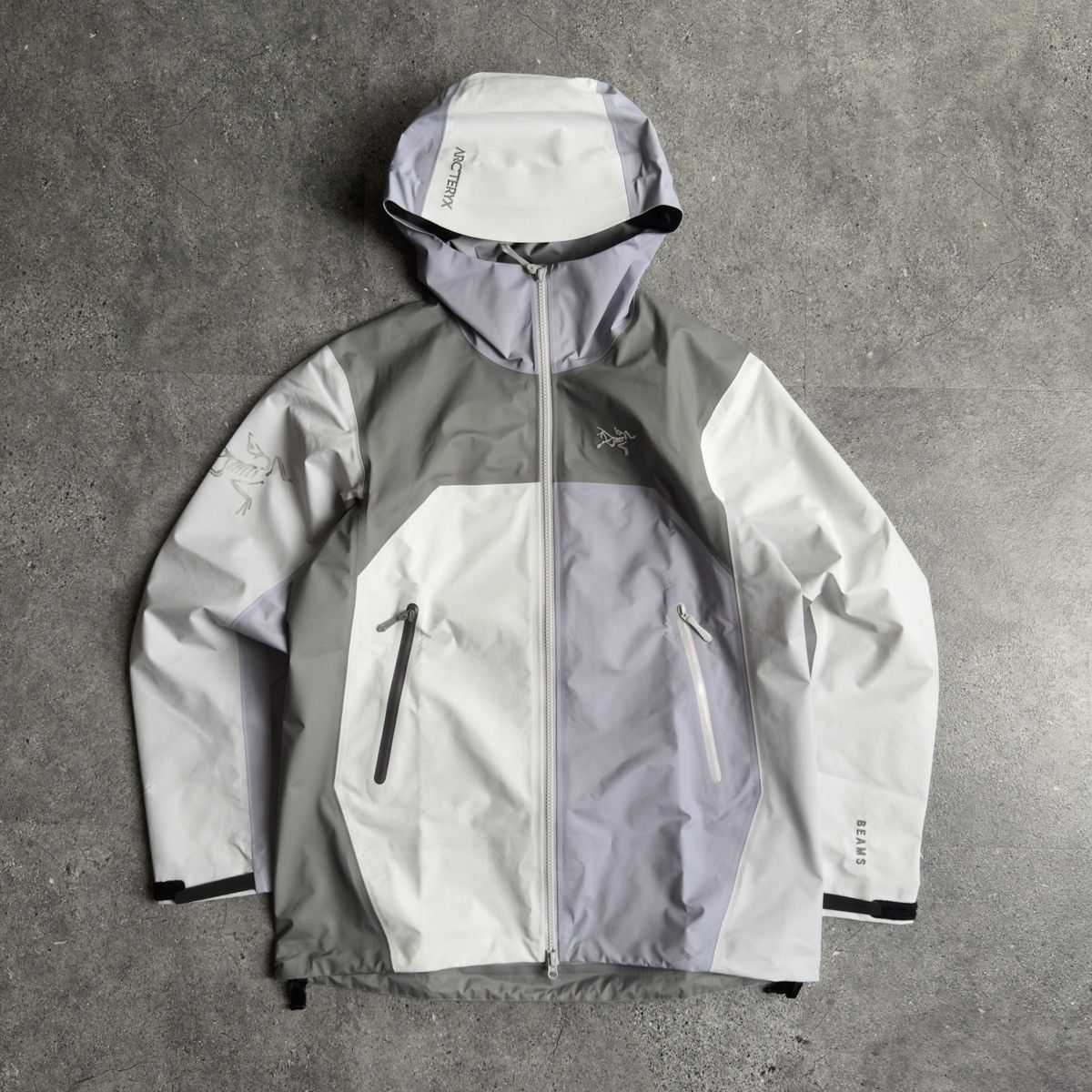 Arc'teryx × Beams Plus Arc'teryx x BEAMS Women's Beta Jacket Tranquil Size S / US 4 / IT 40 - 2 Thumbnail