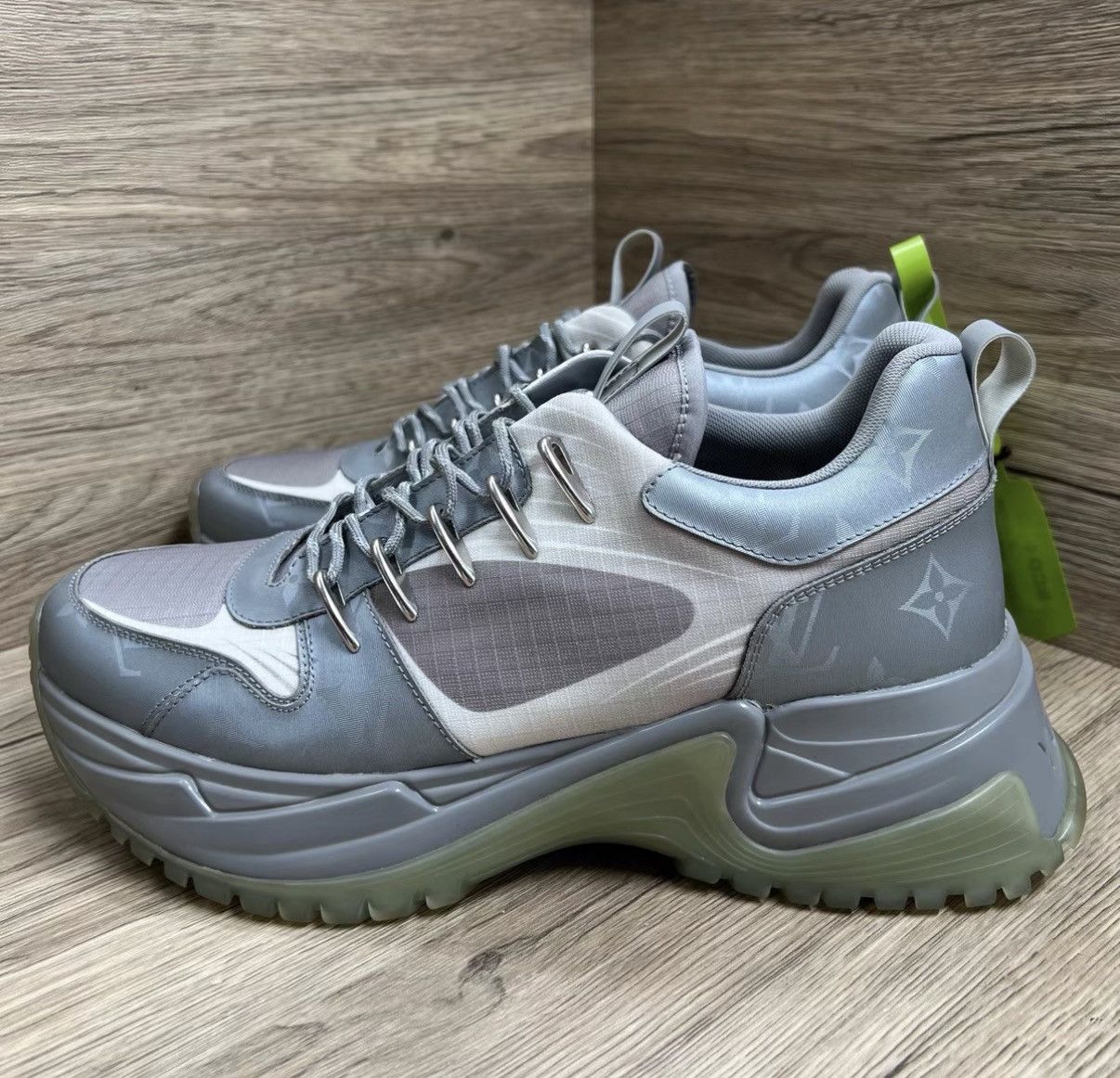 Louis Vuitton Louis Vuitton Run Away Grey Monogram Sneakers J41 Size US 8 / EU 41 - 1 Thumbnail
