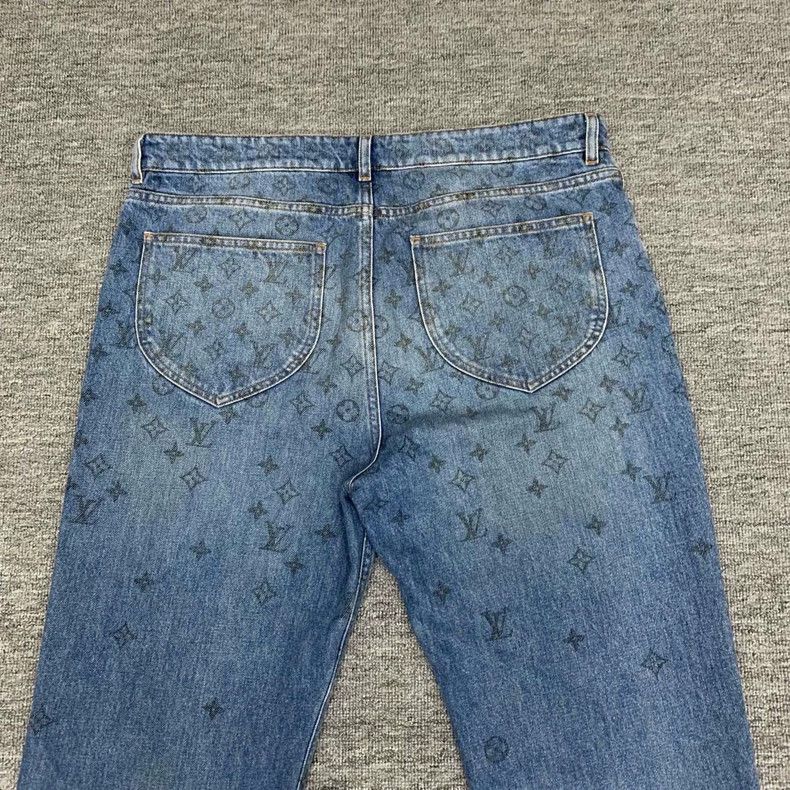 Louis Vuitton Louis Vuitton Graduated jeans with presbyopia full print j Size US 33 - 9 Thumbnail