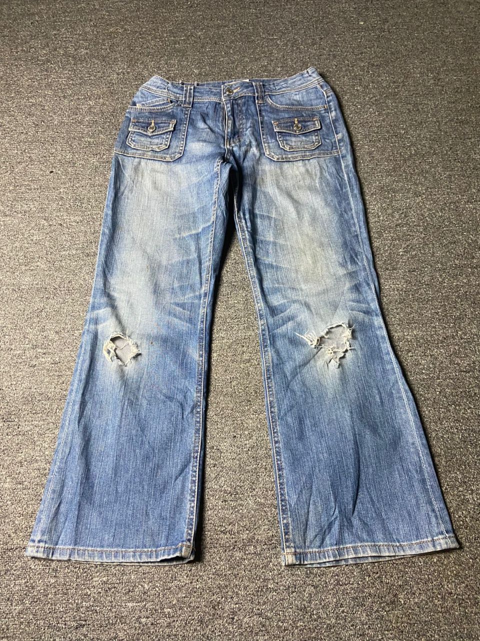Japanese Brand Japanese Brand Low Rise Flare Jeans with Cargo Pocket (155) Size US 27 - 1 Thumbnail