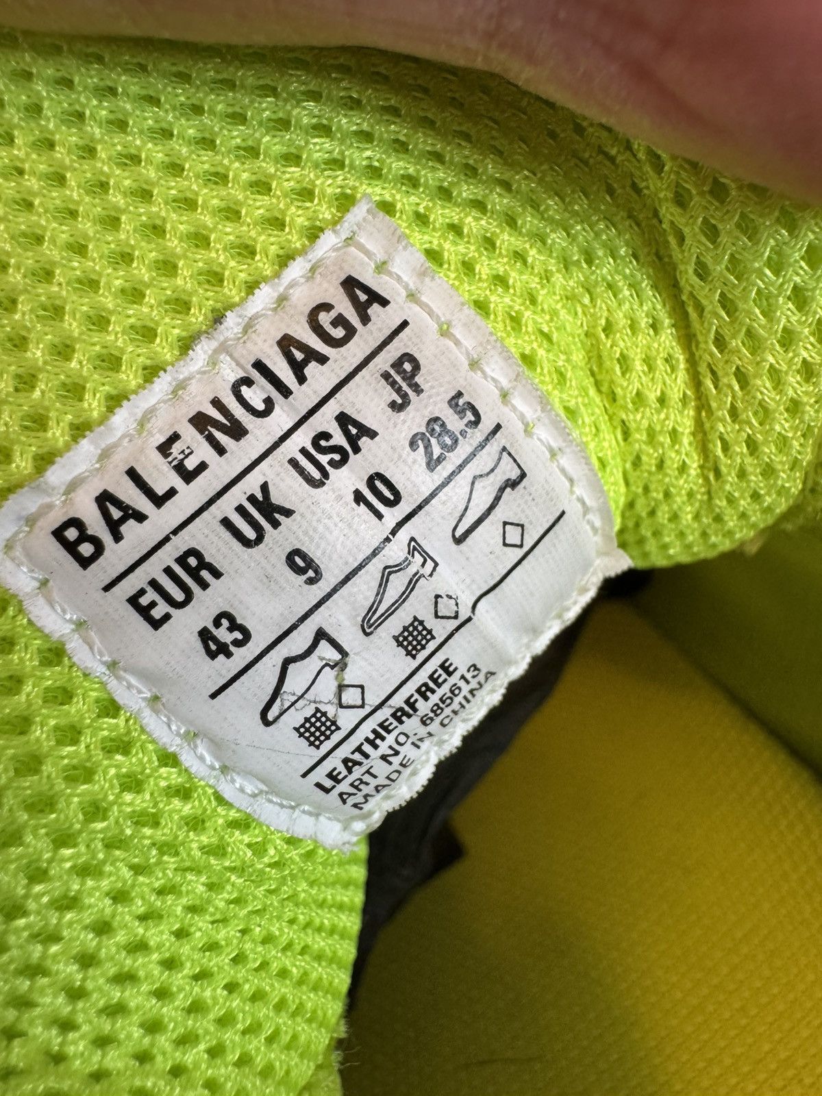 Balenciaga Balenciaga Defender Neon Yellow Size US 10 / EU 43 - 13 Thumbnail