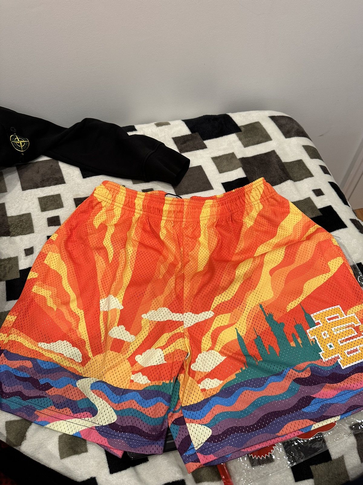 Eric Emanuel Eric Emanuel “Sunset” Shorts Size US 34 / EU 50 - 1 Thumbnail