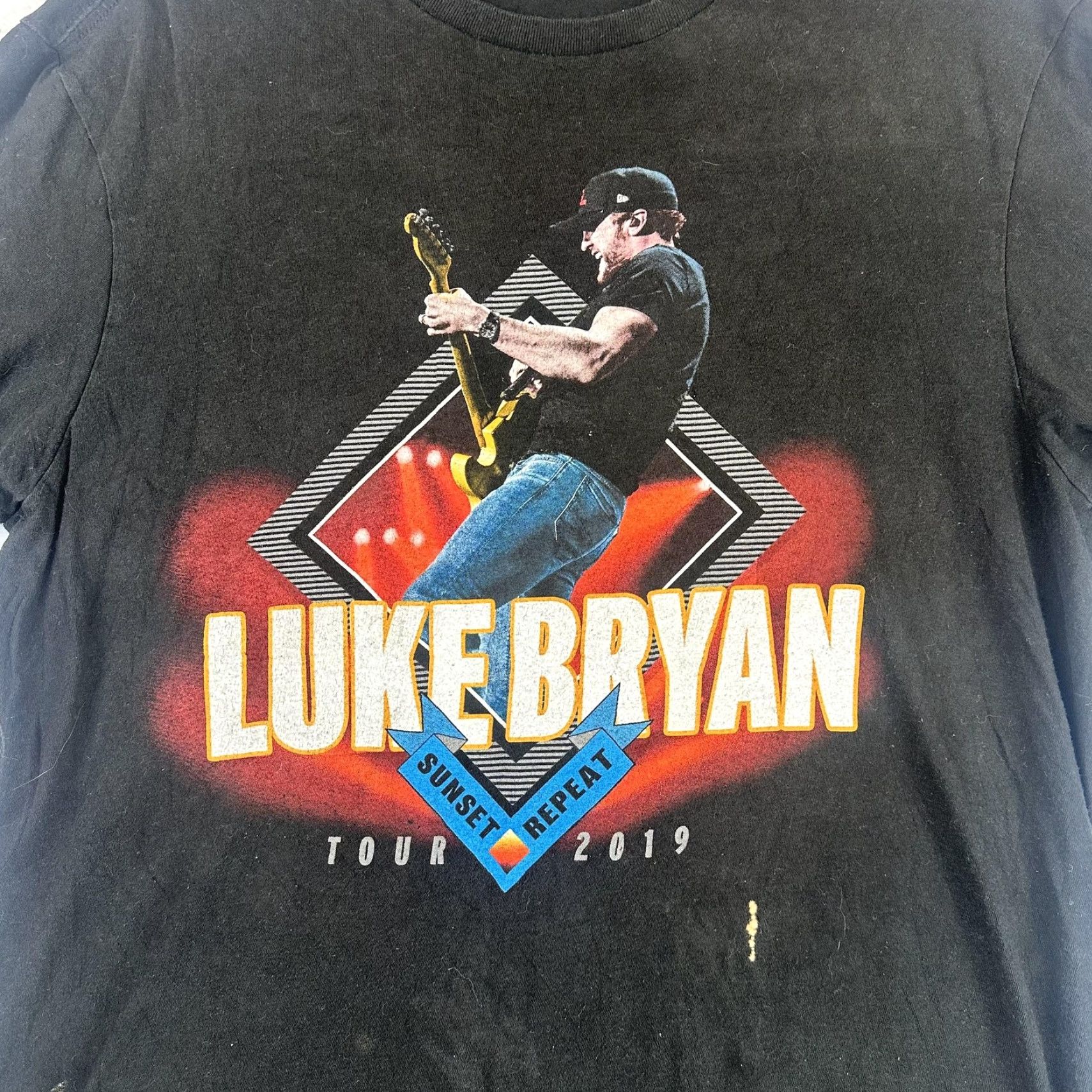 Vintage Luke Bryan Shirt Mens Large Black 2019 Sunset Repeat Tour Concert Graphic Tee Shirt Mens Large Black Luke Bryan 2019 Tour Concert Graphic Tee Size US L / EU 52-54 / 3 - 7 Thumbnail