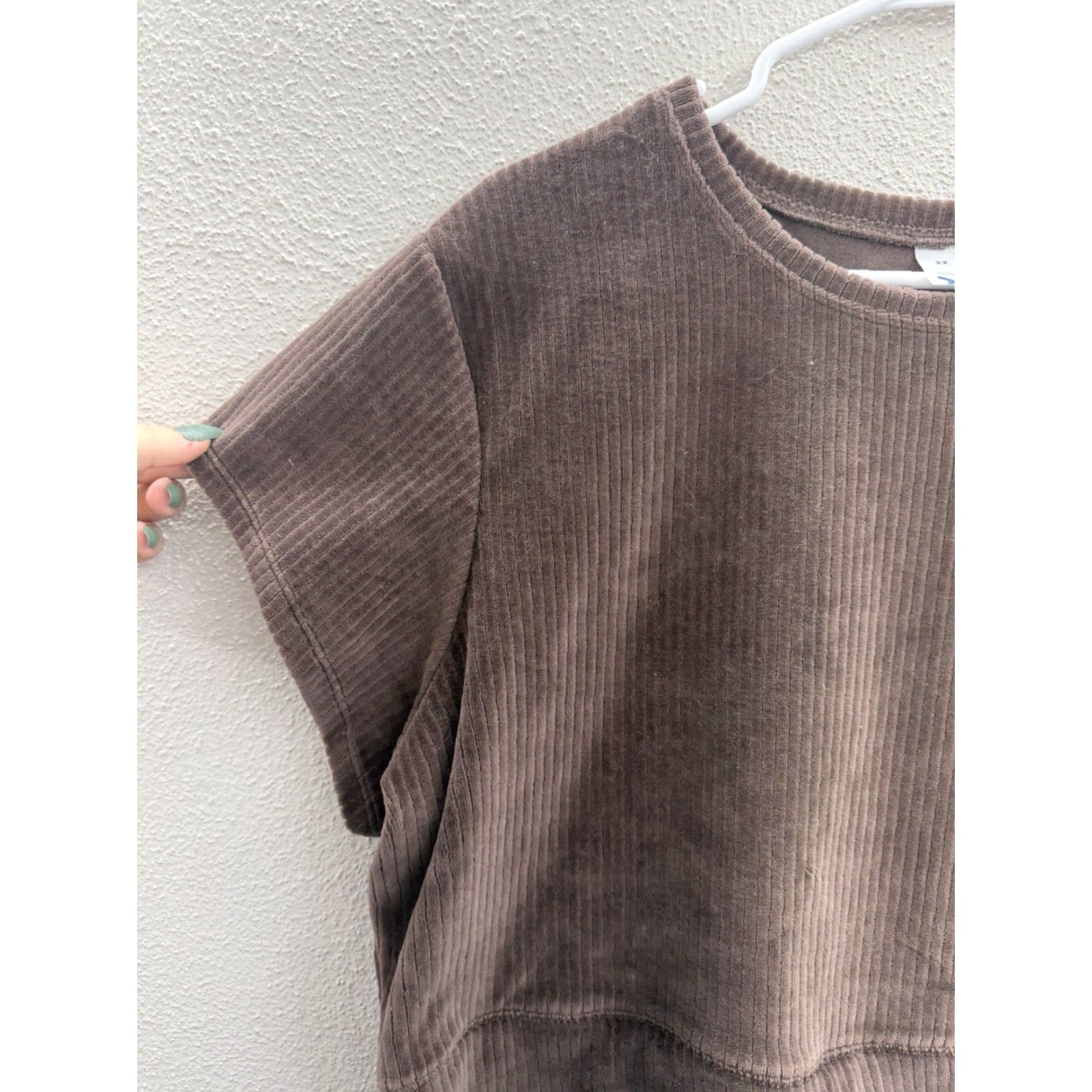 Old Navy Old Navy Shirt Brown Short Sleeve Cropped Ribbed Velour 2X Womens Shirt Adult 2X Brown Short Sleeve Cropped Velour Size XXL / US 16-18 / IT 52-54 - 2 Thumbnail