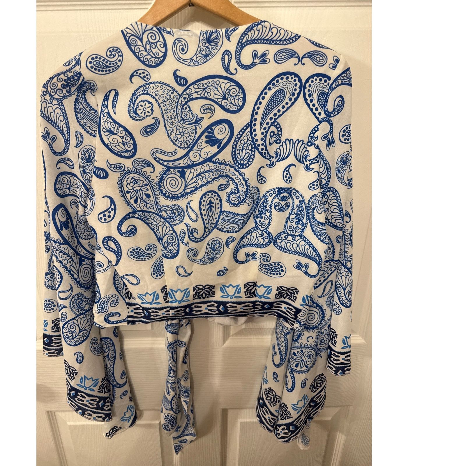 Anthropologie Winston White Paisley Boho Bell Sleeve Tie Front Blouse , S Size S / US 4 / IT 40 - 7 Thumbnail