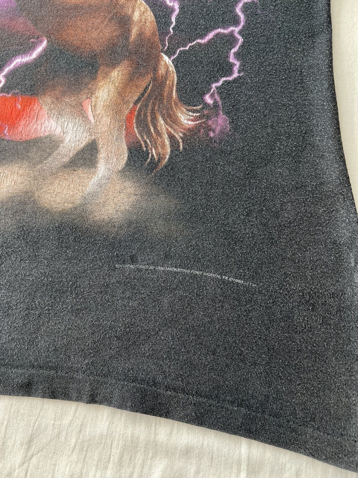 Vintage Vintage 1993 3D Emblem Horses Fighting Lightning T-shirt Size US L / EU 52-54 / 3 - 8 Thumbnail