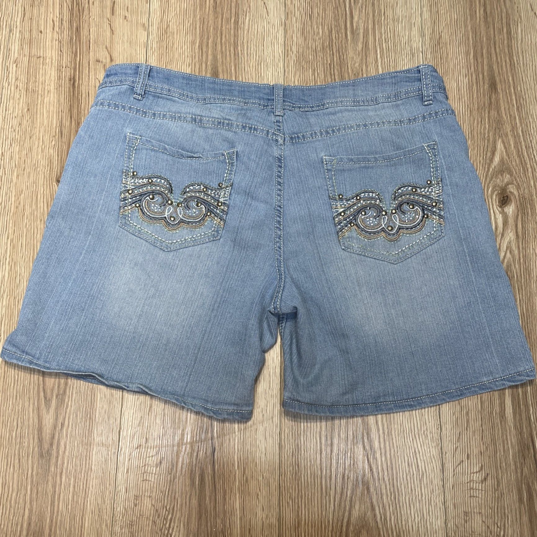 Vintage VINTAGE Dots Boyfriend Jean Shorts Stretch Distressed Embroidered Blue Size 16 Womens Size 38" / US 16 / IT 52 - 8 Thumbnail