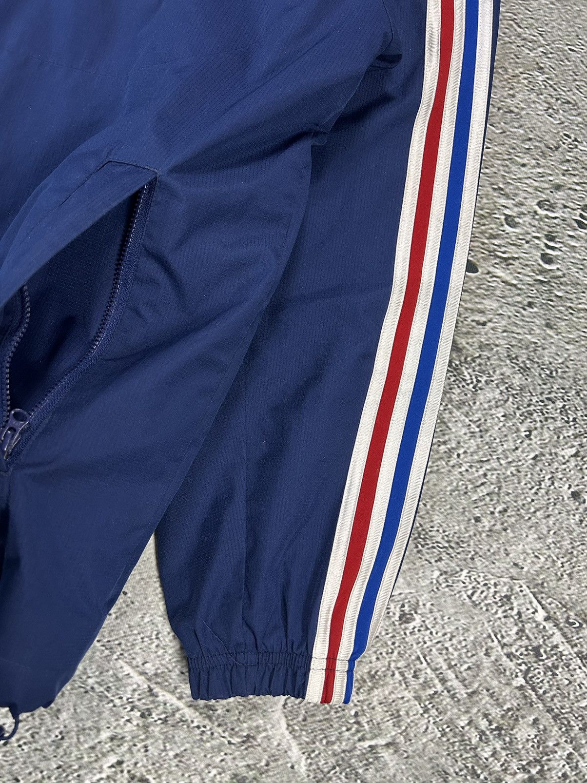 Adidas × Vintage France Adidas track suit navy pants windbreaker vintage Size US L / EU 52-54 / 3 - 7 Thumbnail