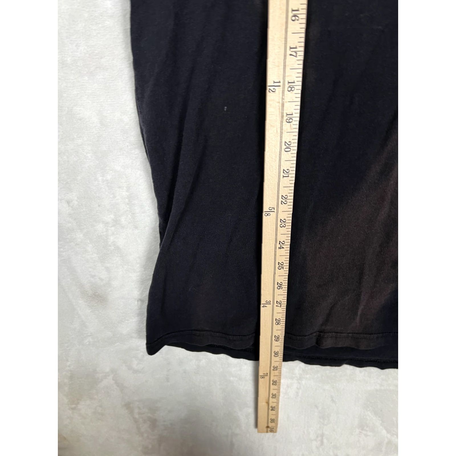 Oakley VINTAGE Oakley T-Shirt Mens XL Black Ellipse Logo Graphic Center Logo READ Size US XL / EU 56 / 4 - 7 Thumbnail