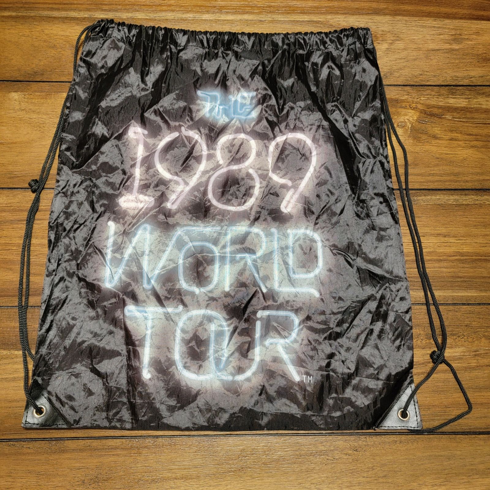 Other Taylor Swift Nylon Drawstring Bag/Backpack "1989 World Tour" Size ONE SIZE - 1 Thumbnail