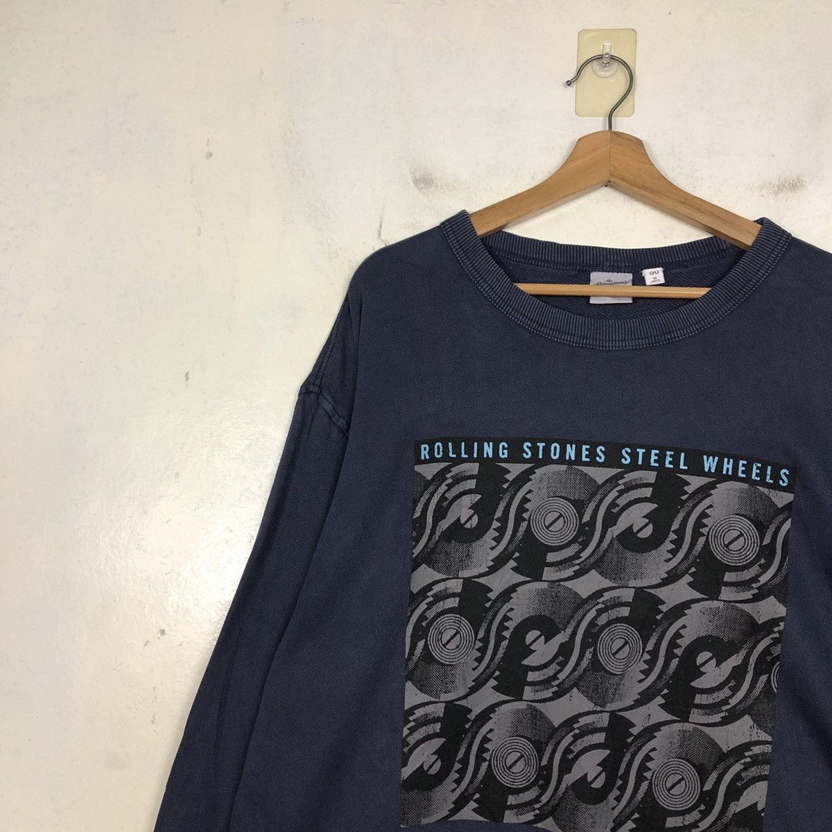 Japanese Brand 📌Vintage Sweatshirt GU X The Rolling Stones Big Log Size US XL / EU 56 / 4 - 9 Thumbnail