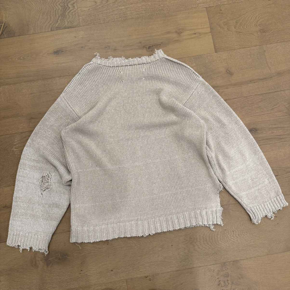 Maison Margiela DISTRESSED KNIT SWEATER Size US S / EU 44-46 / 1 - 8 Thumbnail